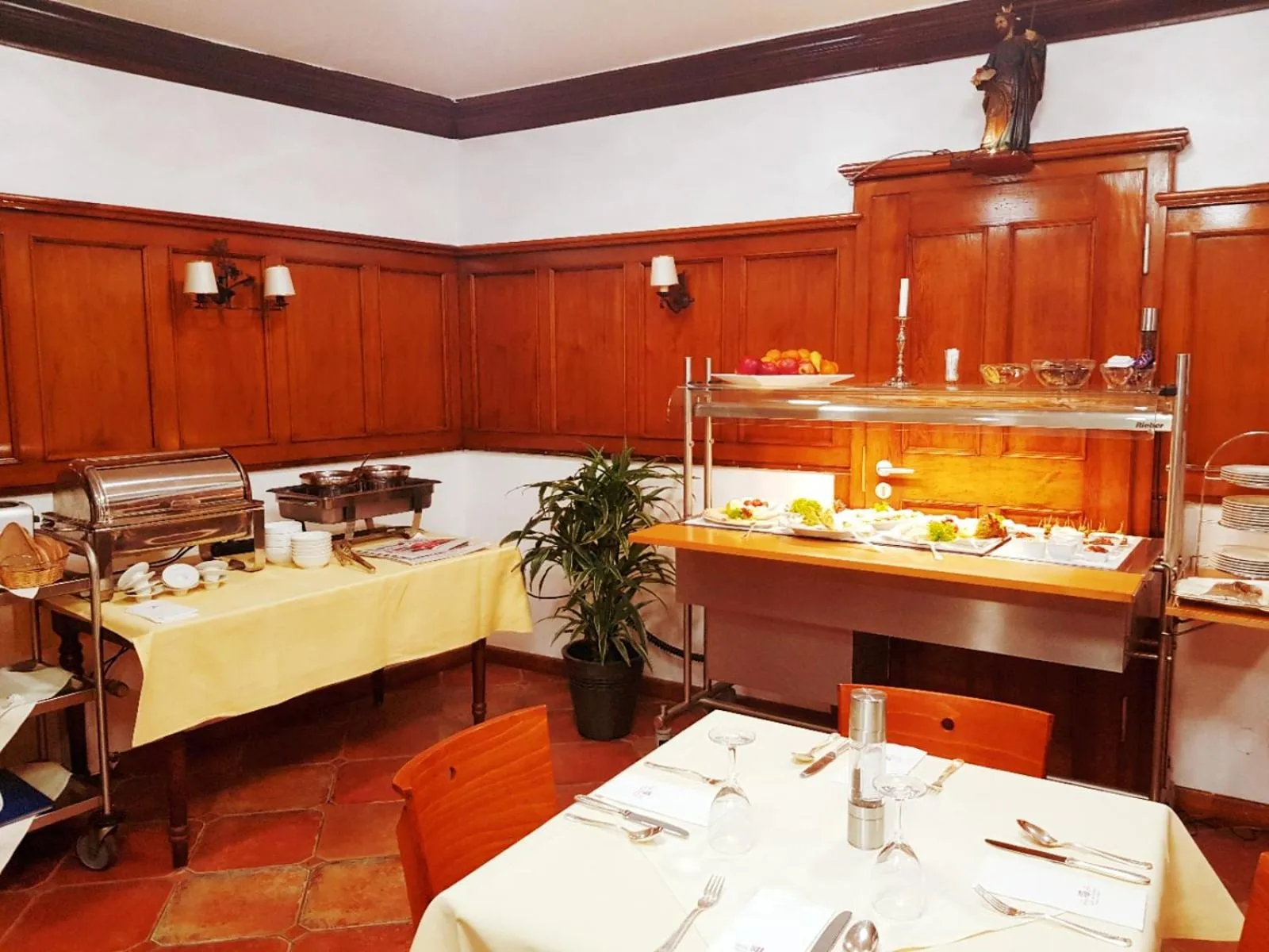 Dining area in Das Lamm Heidelberg