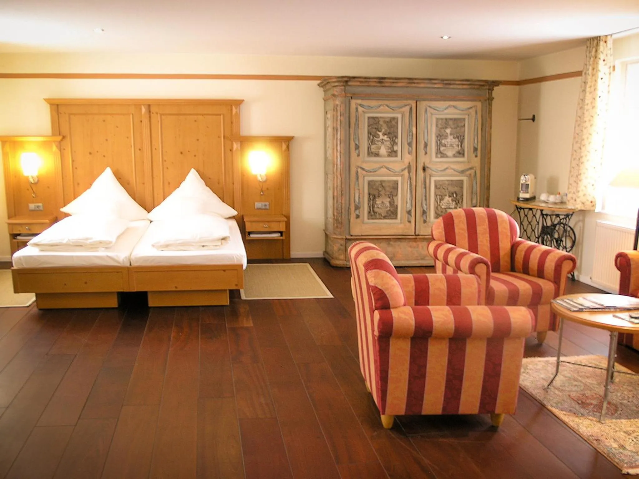 Photo of the whole room, Bed in Das Lamm Heidelberg