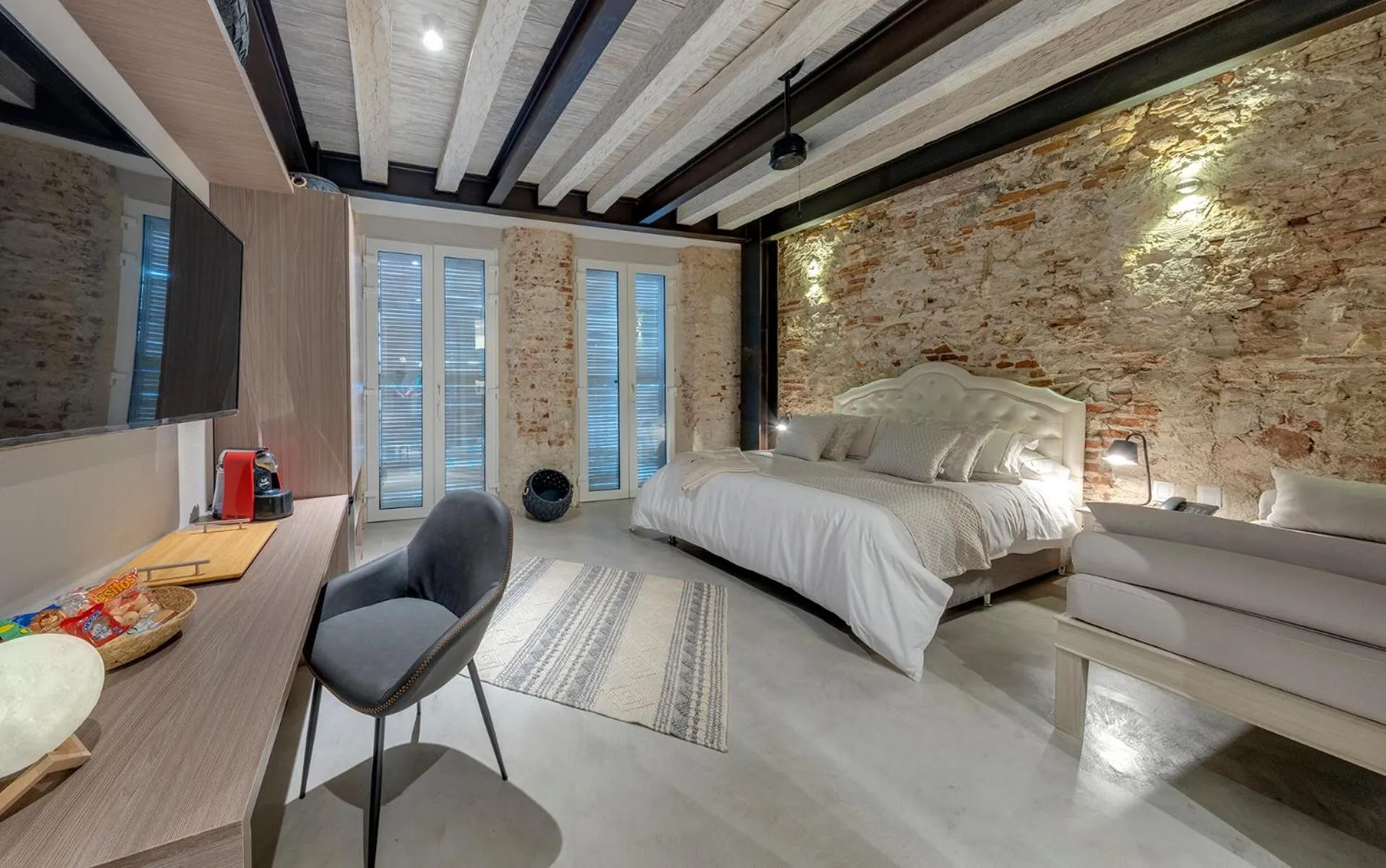 Photo of the whole room, Bed in Lunalá Hotel Boutique