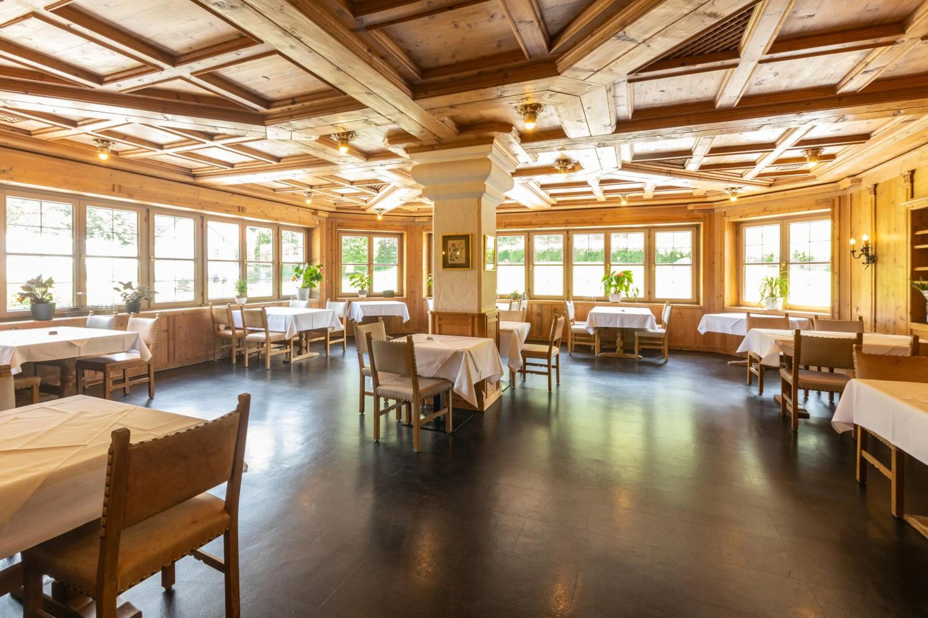 Restaurant/places to eat in Hotel Müller