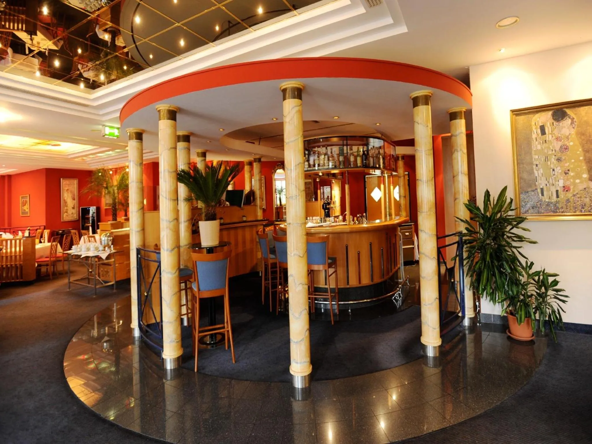 Lounge or bar in Radisson Blu Hotel Halle-Merseburg