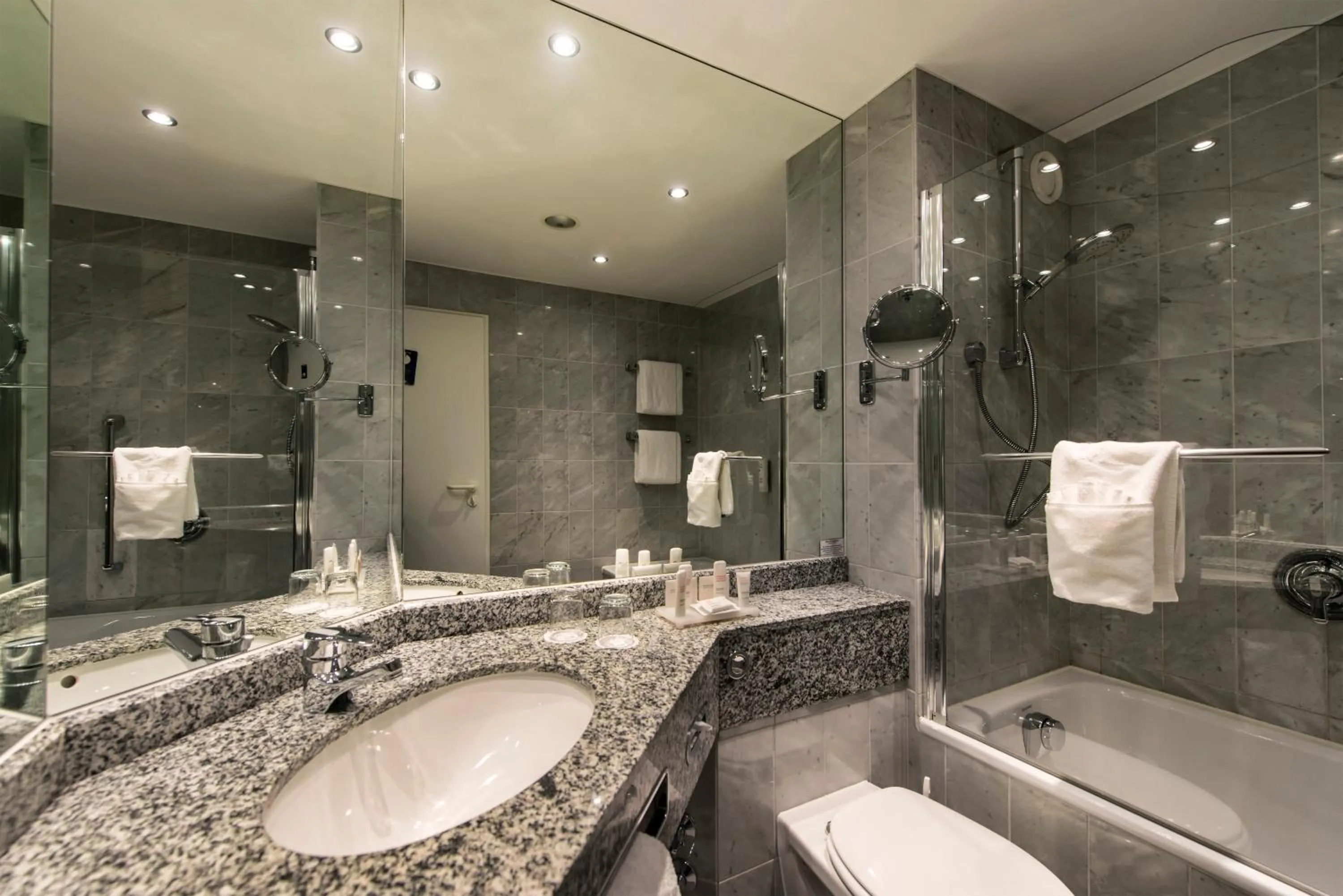 Bathroom in Radisson Blu Hotel Halle-Merseburg