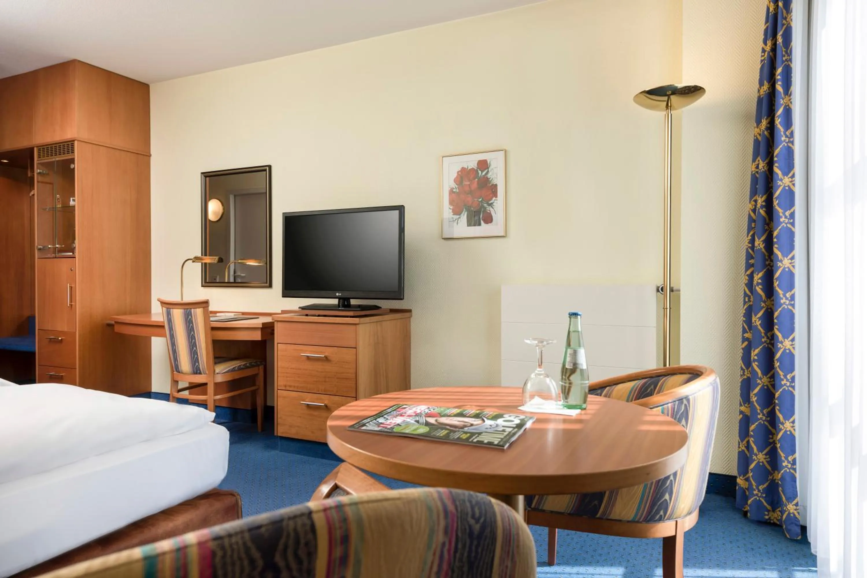 TV and multimedia, Bed in Radisson Blu Hotel Halle-Merseburg