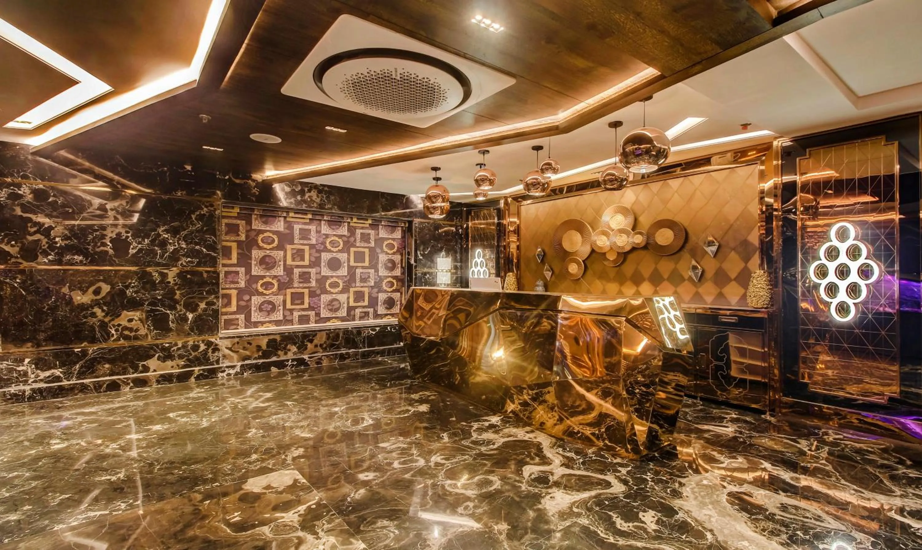 Lobby or reception in Treebo Premium Tahoora International