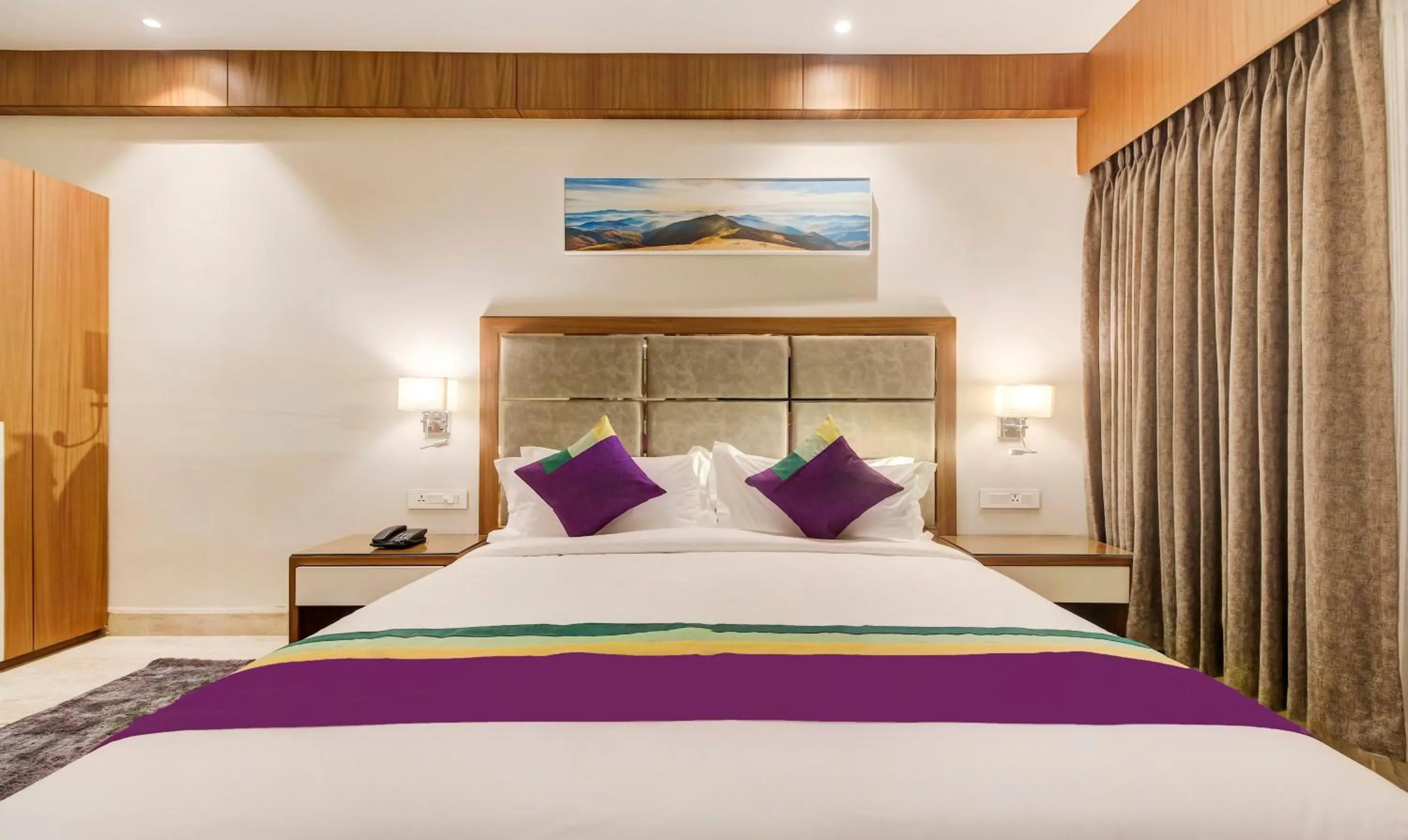 Bedroom, Bed in Treebo Premium Tahoora International