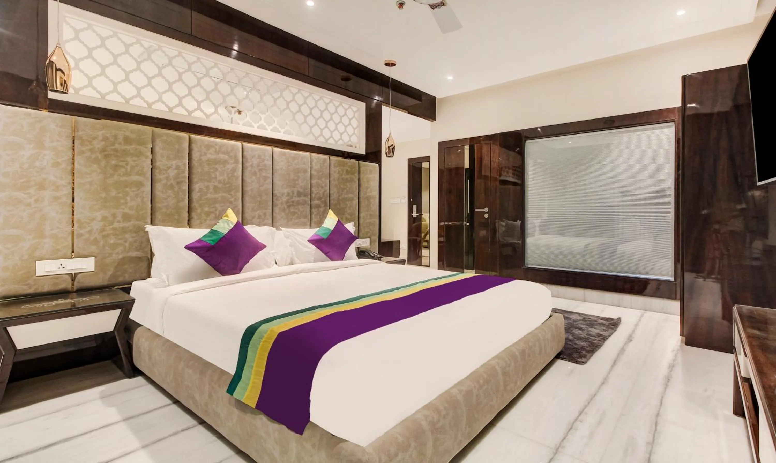 Bedroom, Bed in Treebo Premium Tahoora International