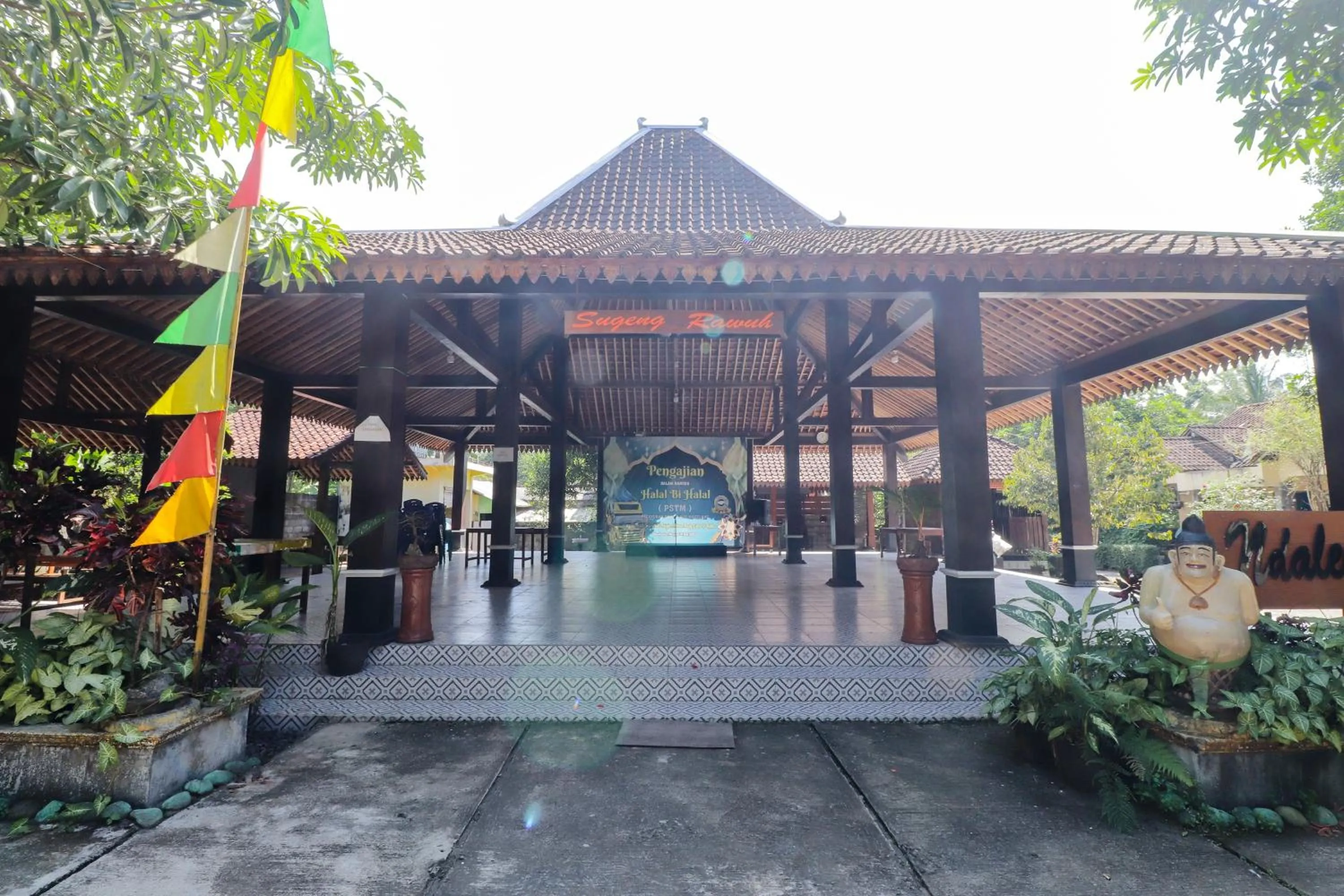 Property building in Omah Rohadi Syariah by Ndalem Beong