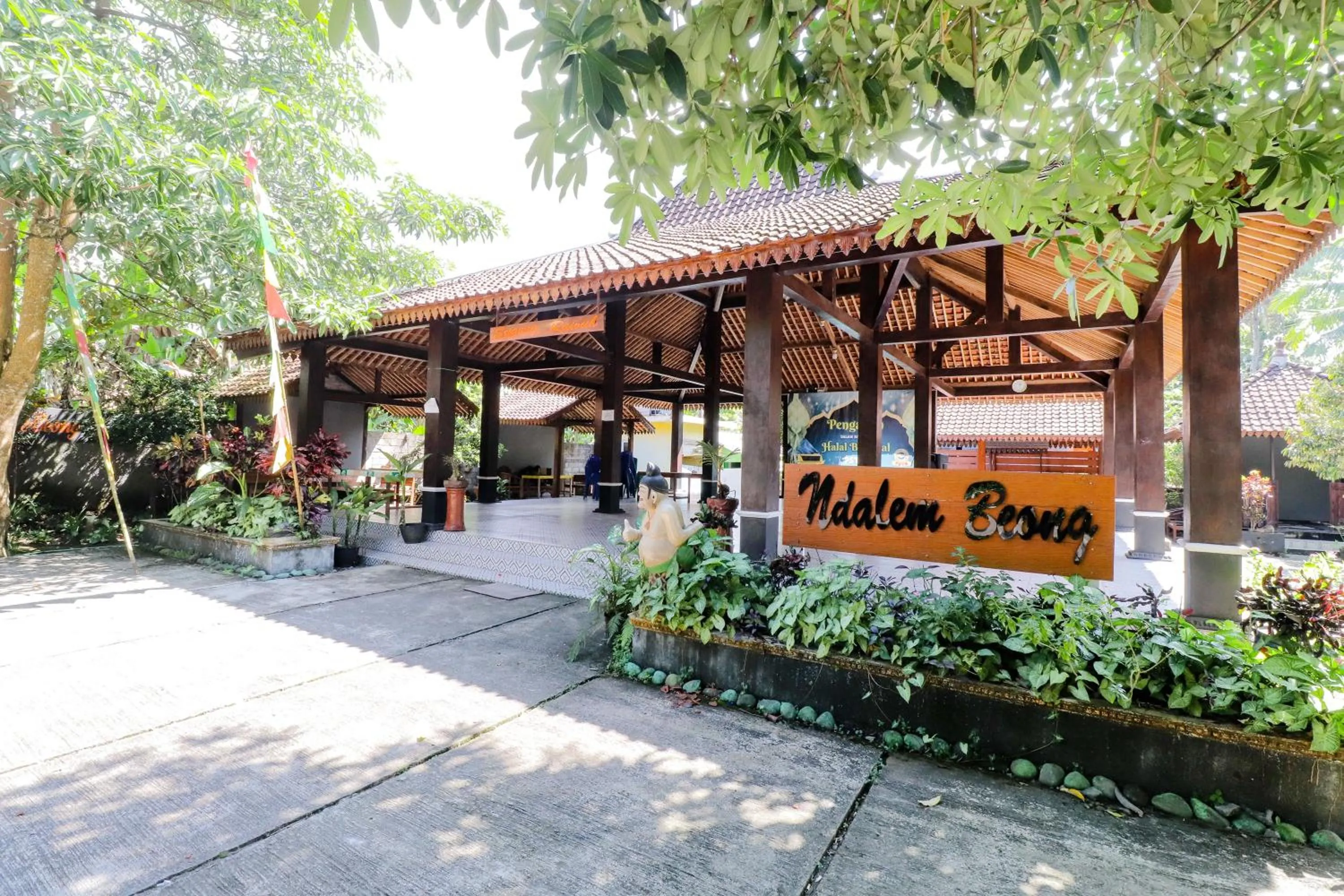 Property building in Omah Rohadi Syariah by Ndalem Beong