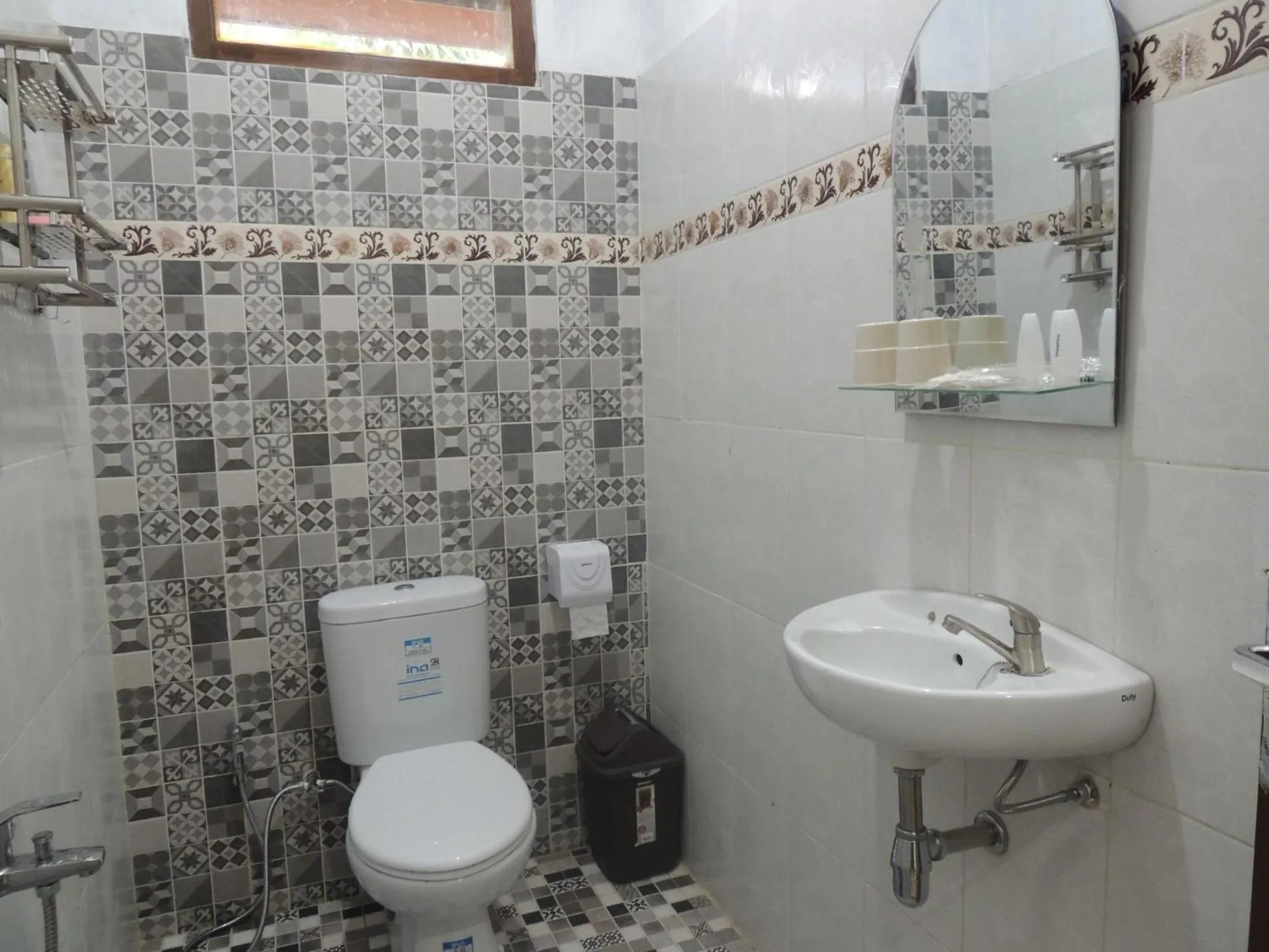 Bathroom in Srikayah Syariah by Ndalem Beong