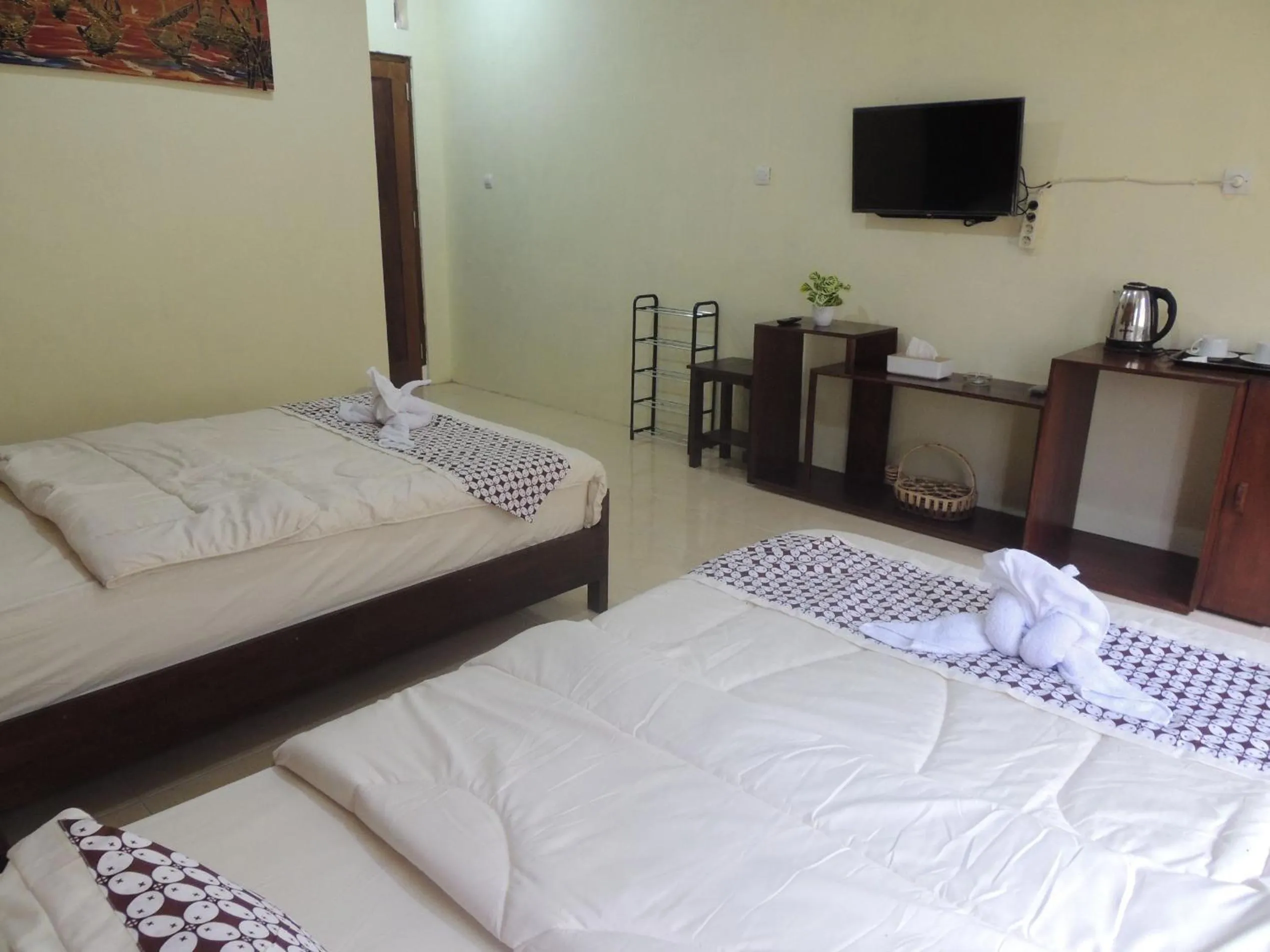 TV and multimedia in Srikayah Syariah by Ndalem Beong