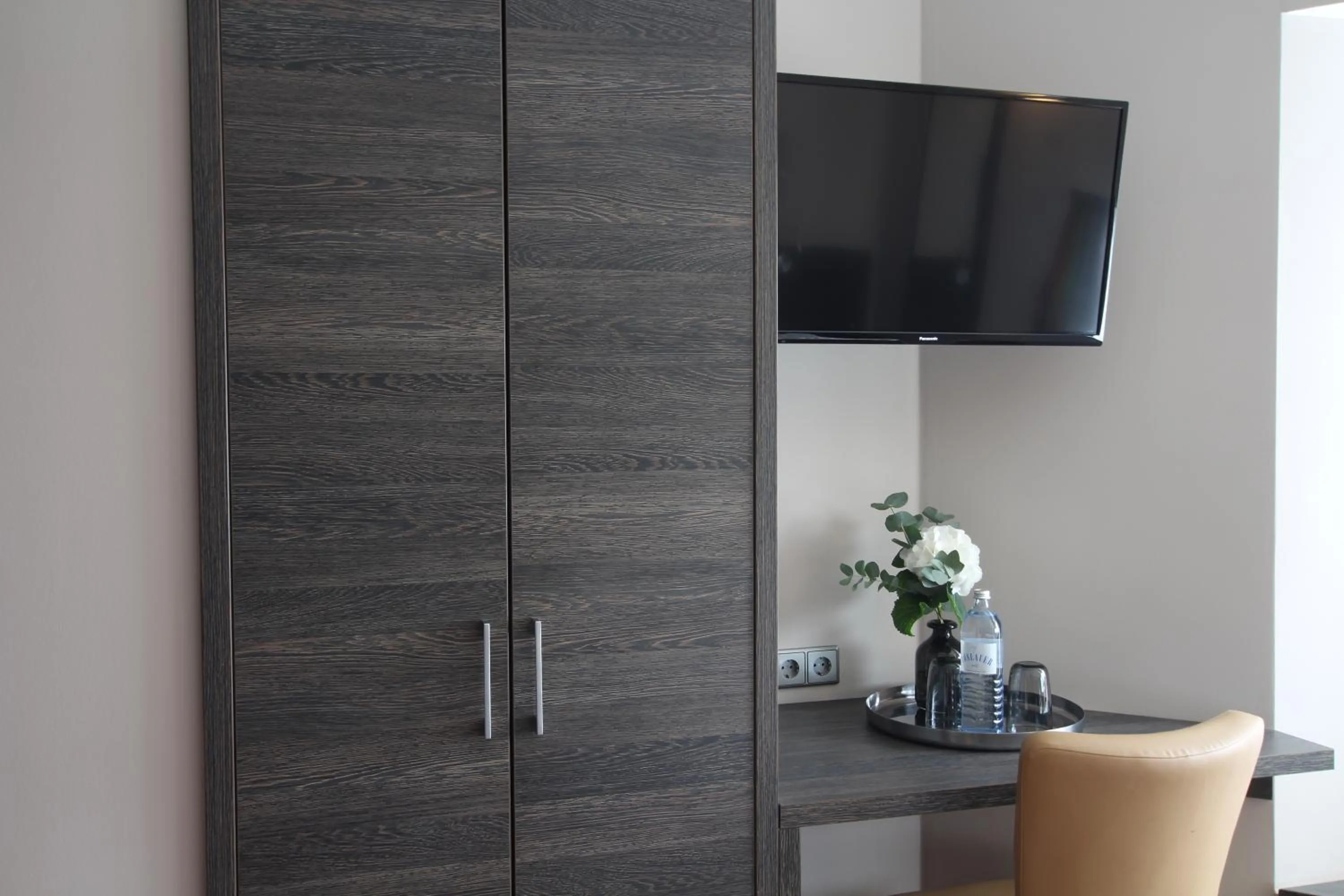 TV and multimedia in Hotel Delta am Potsdamer Platz