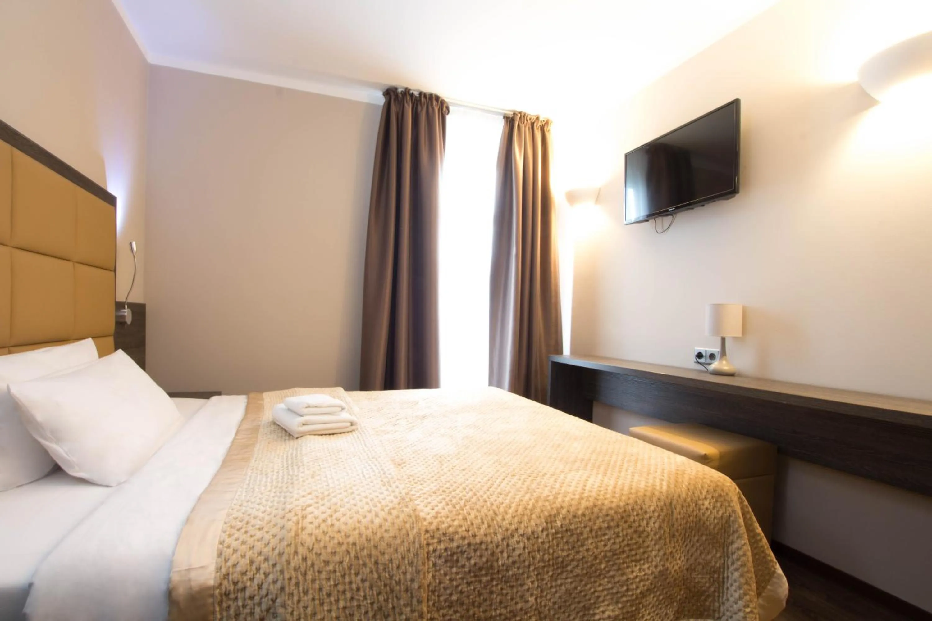 TV and multimedia, Bed in Hotel Delta am Potsdamer Platz