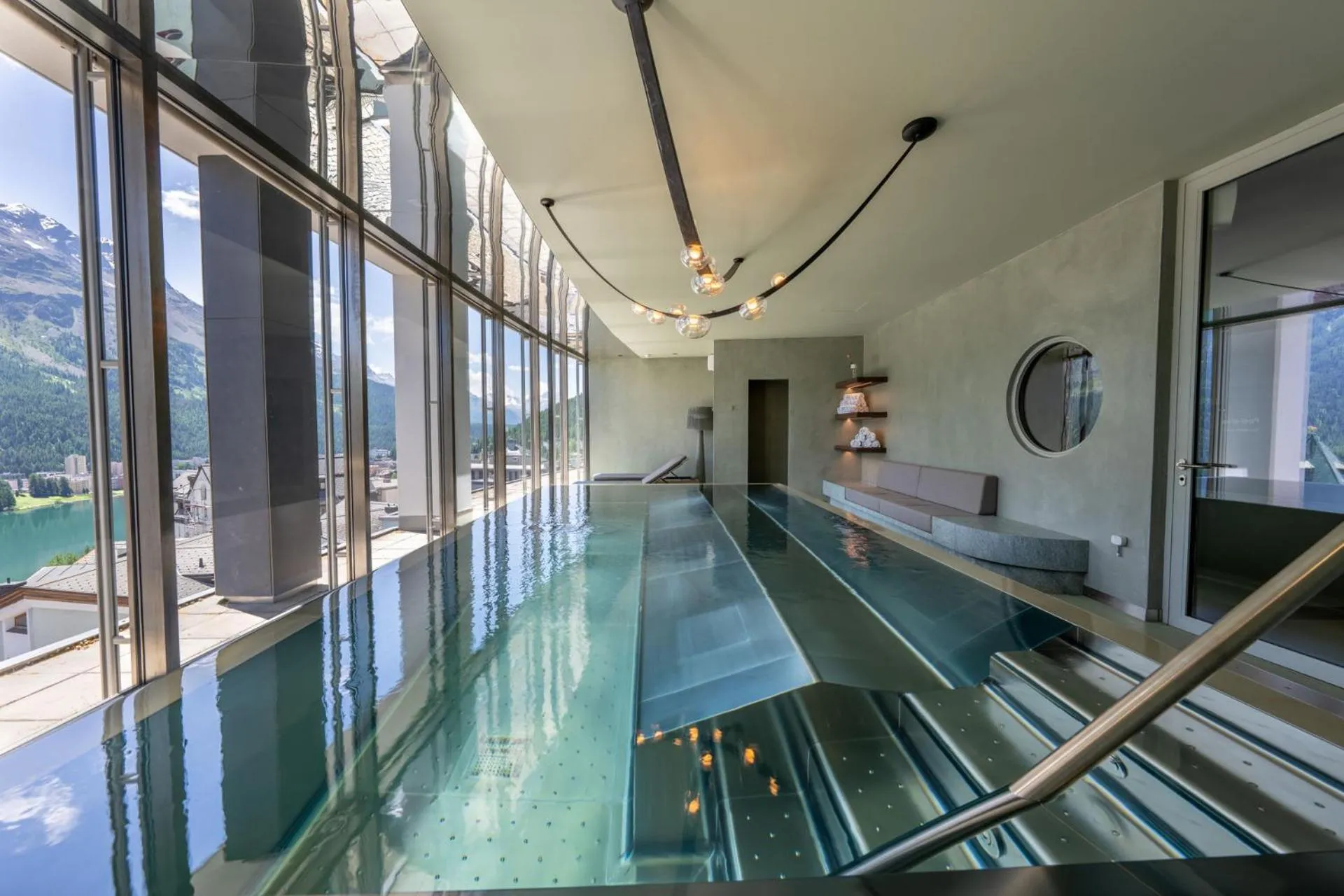 Hot Tub in Art Boutique Hotel Monopol