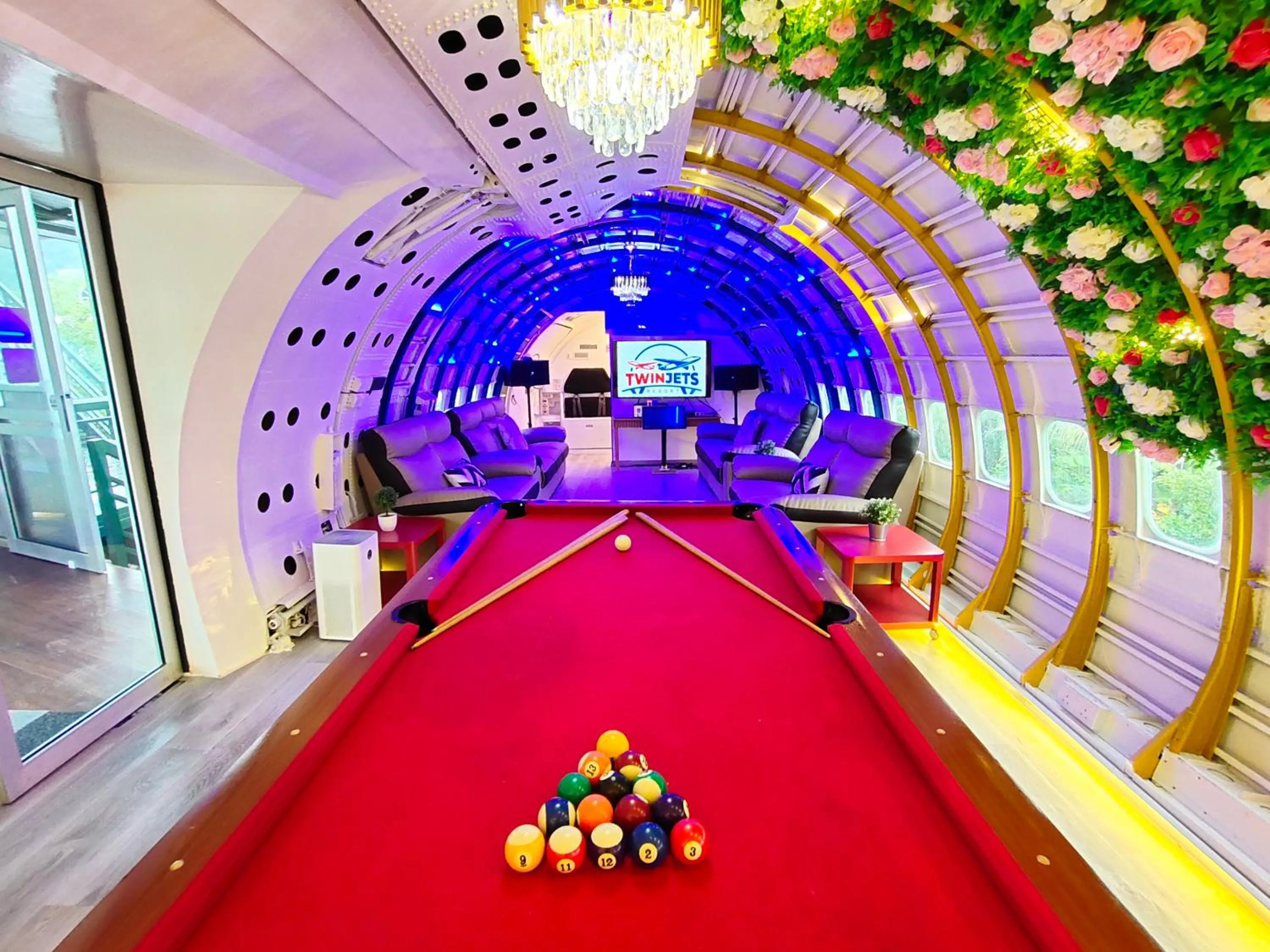 Seating area in Twin Jets Resort