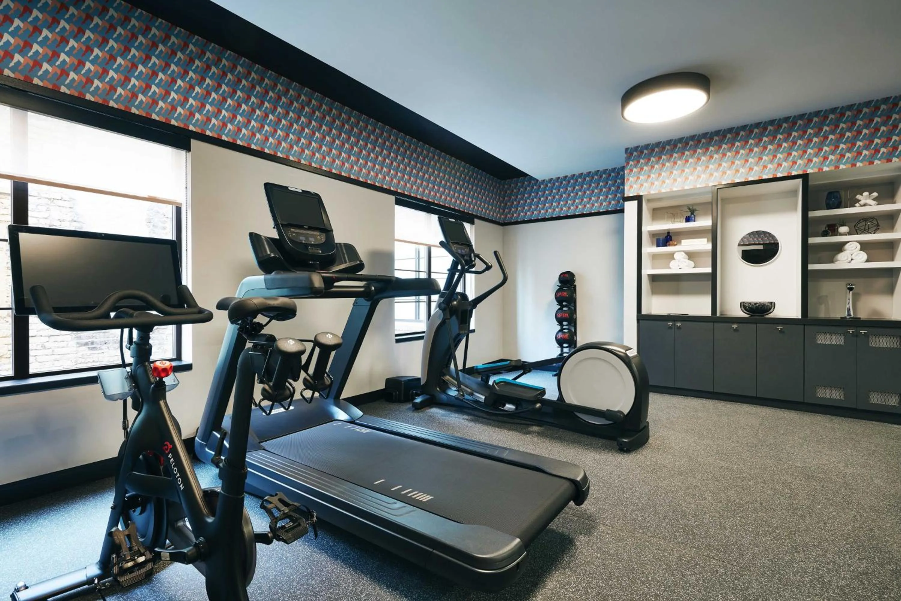 Fitness centre/facilities in Kinley Chattanooga Southside, a Tribute Portfolio Hotel