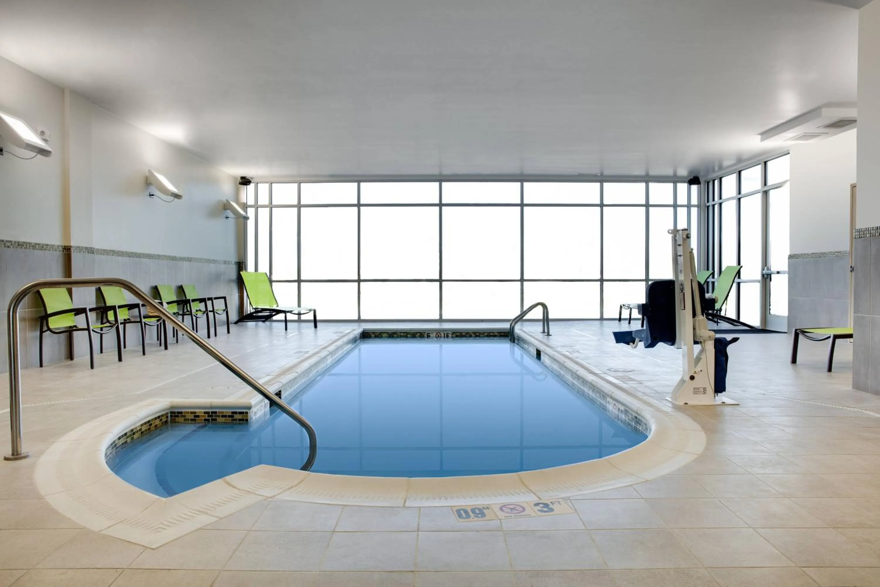 Swimming pool in SpringHill Suites by Marriott Ames