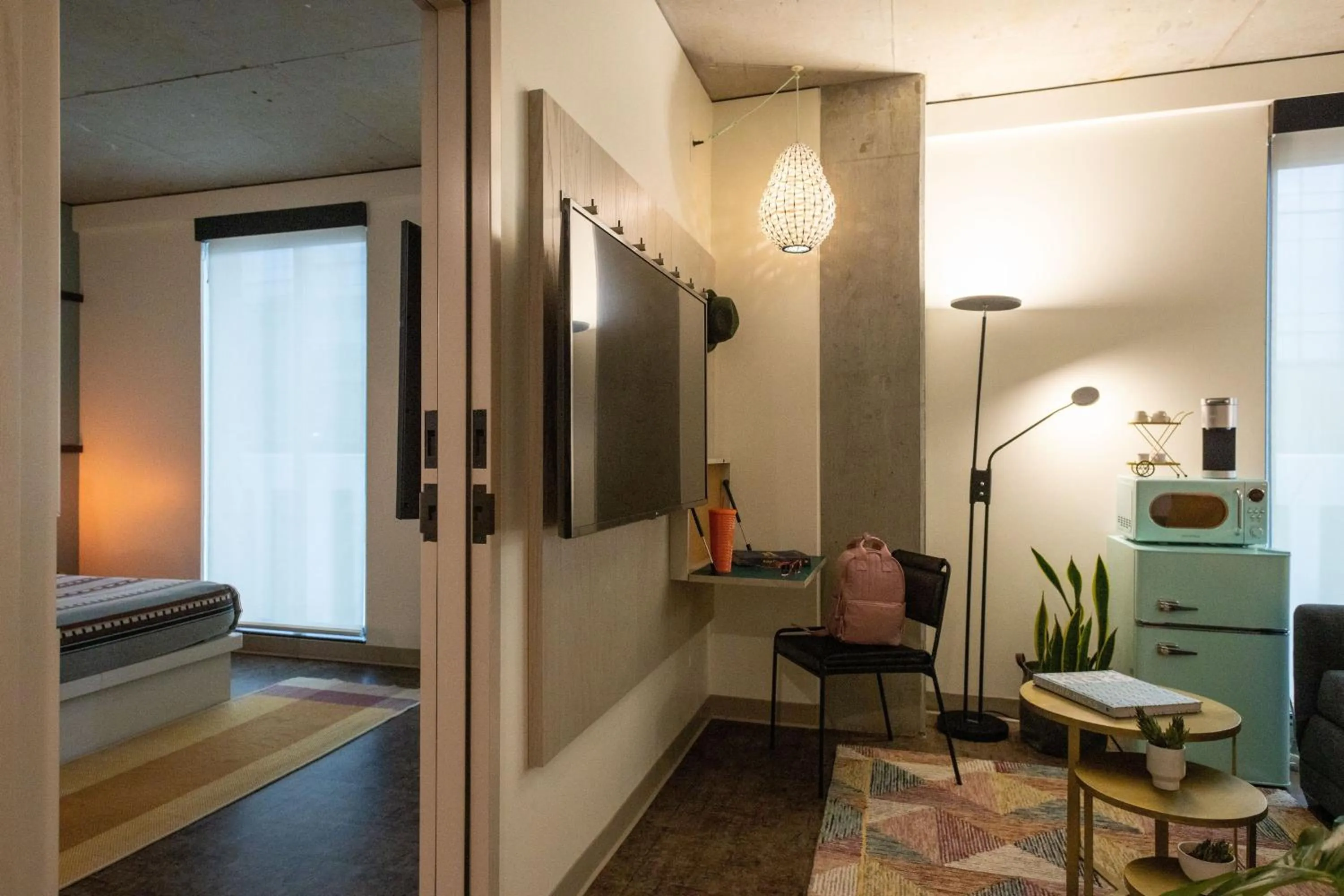 Living room, Bed in Moxy Portland Downtown