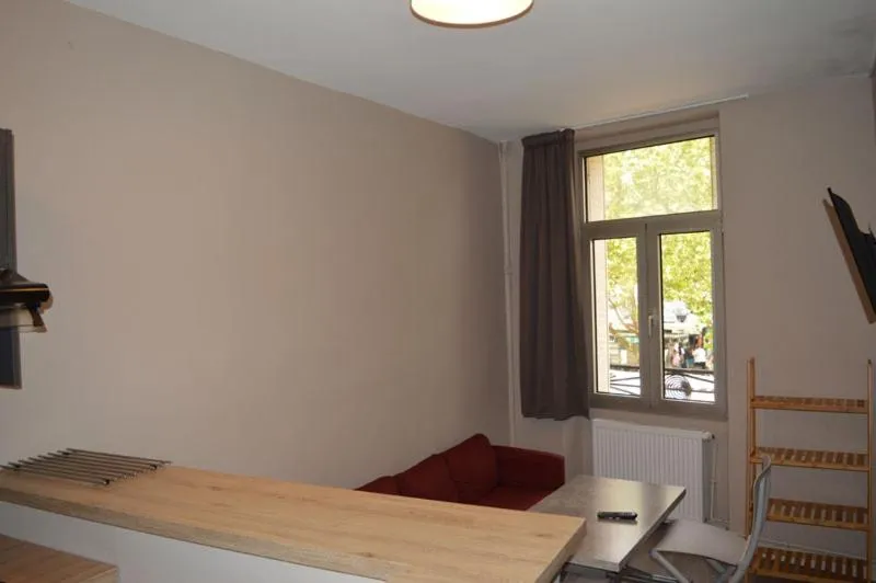 Bed in Appart'hôtel Voltaire