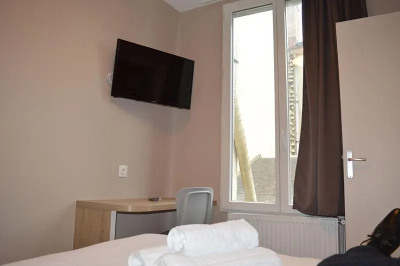 Bed in Appart'hôtel Voltaire