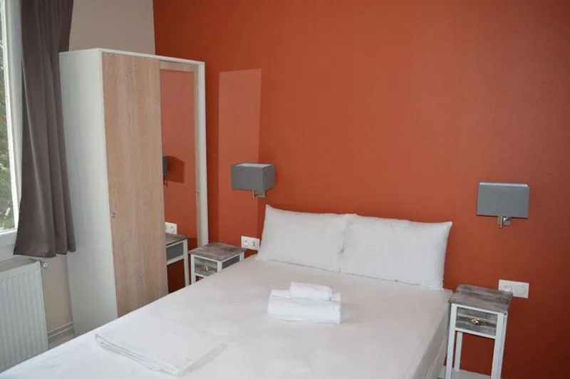 Bed in Appart'hôtel Voltaire