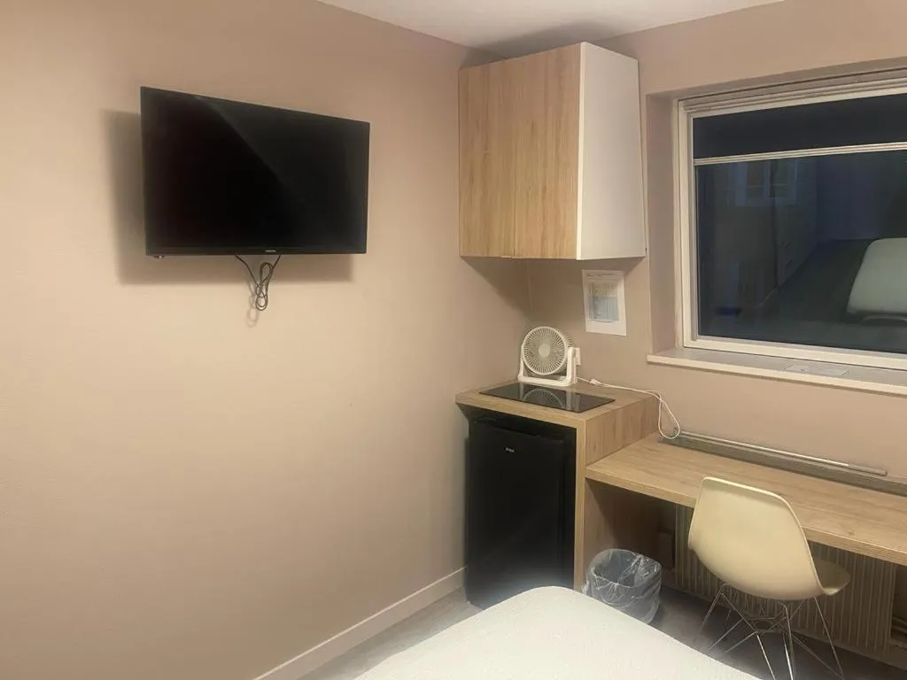 TV and multimedia in Appart'hôtel Voltaire