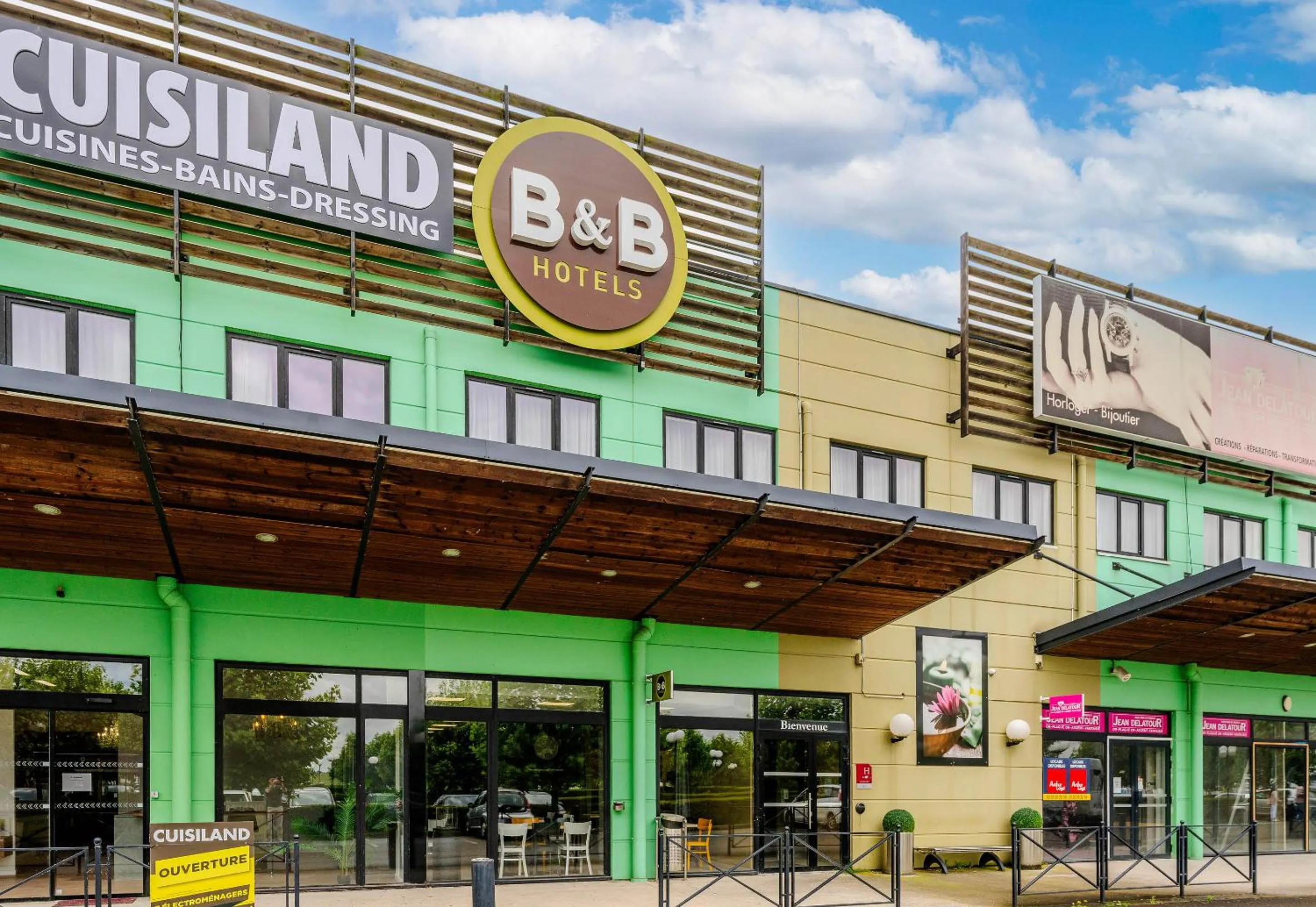 Property building in B&B HOTEL Cambrai