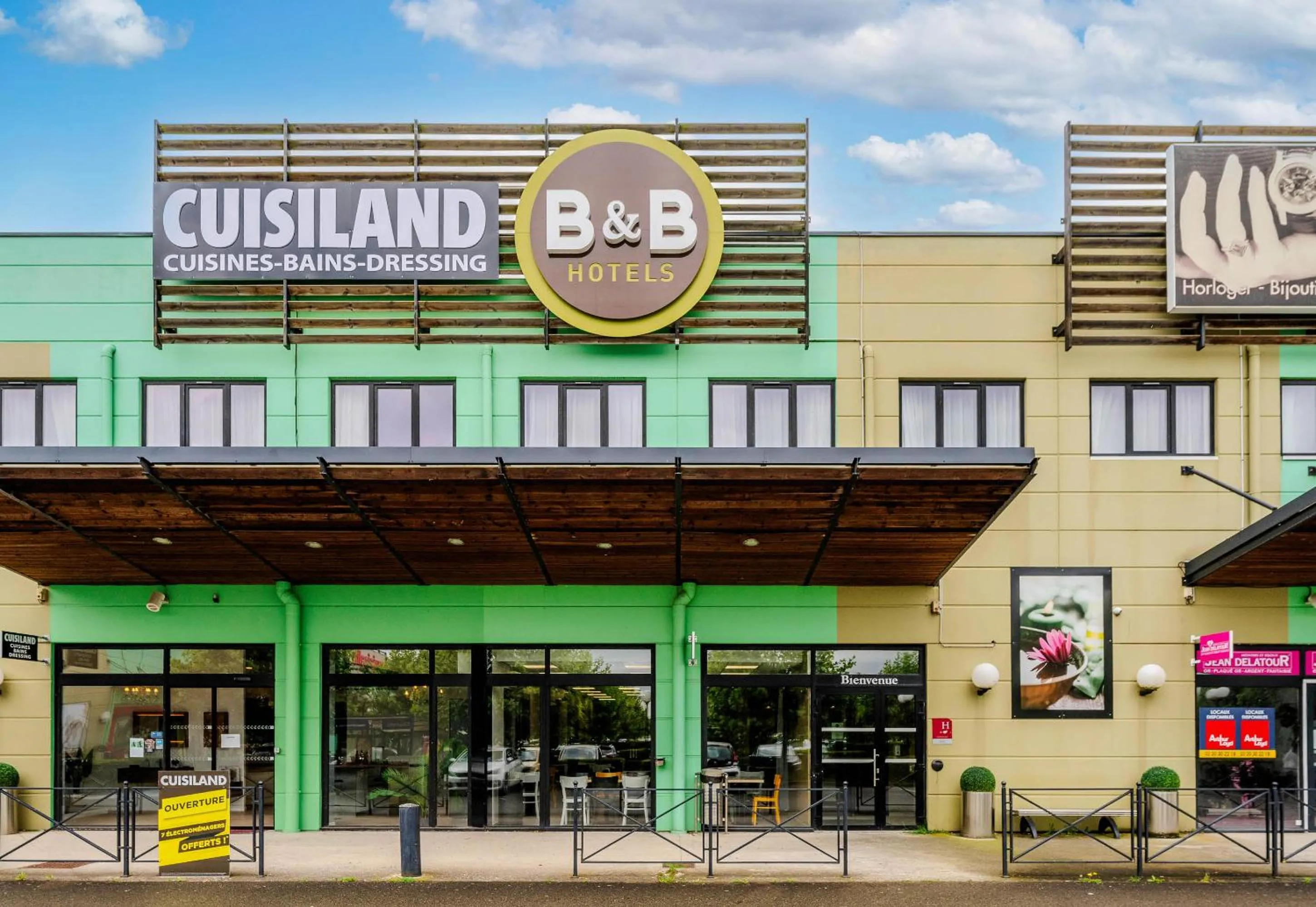 Property building in B&B HOTEL Cambrai