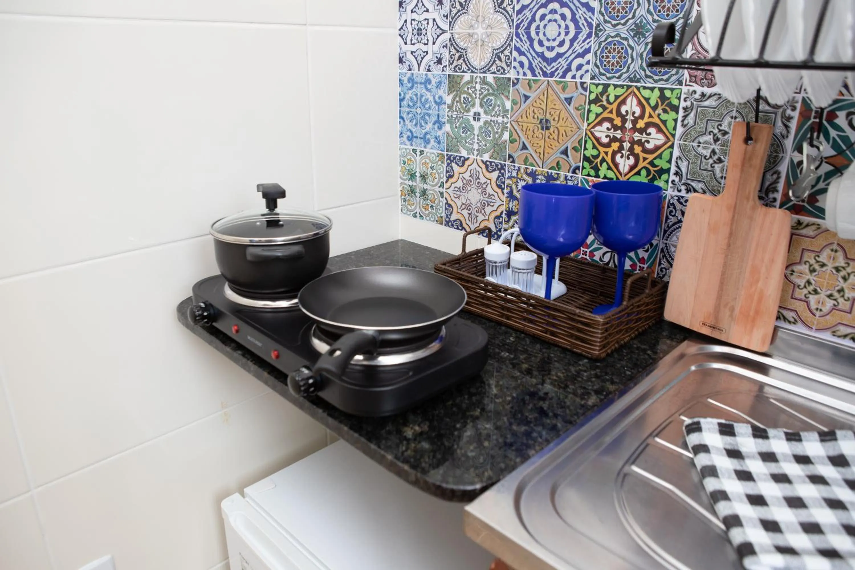 Kitchen or kitchenette in Suítes Curta Paraty, Família e PETs