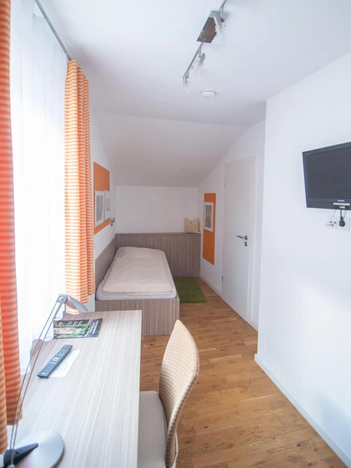 TV and multimedia, Bed in Brauereigasthof zum Lamm