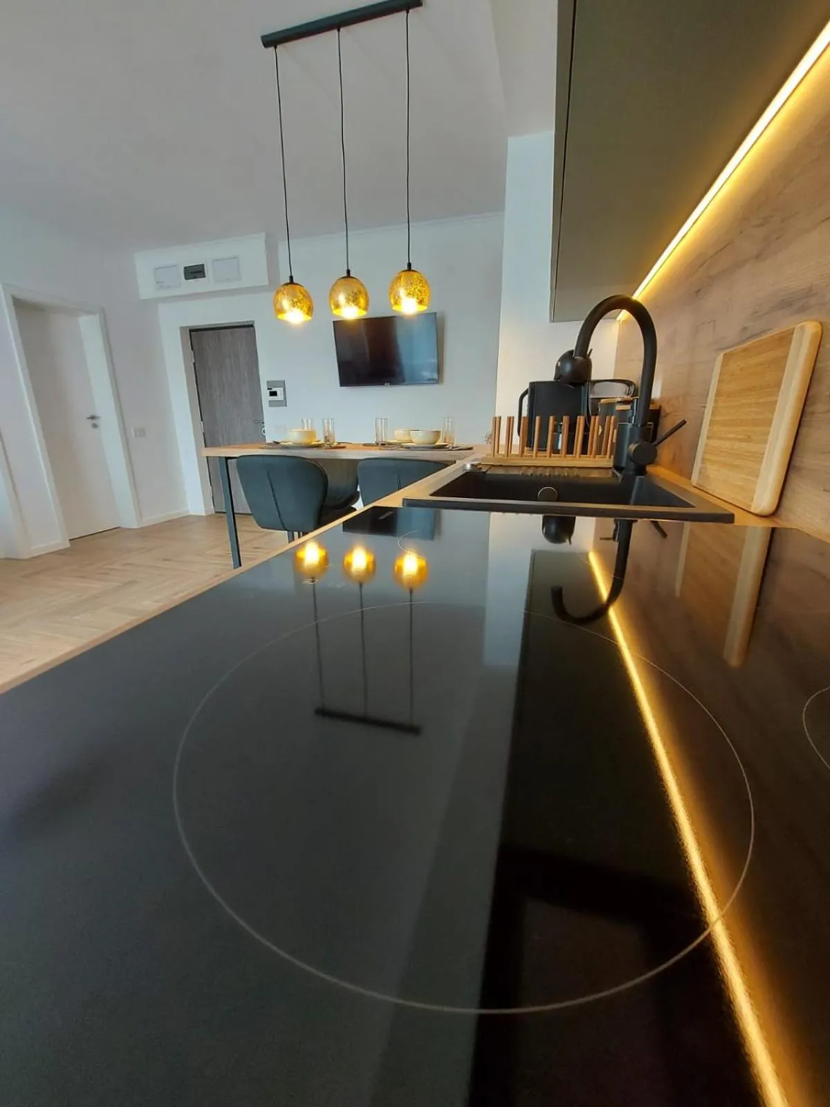 Kitchen or kitchenette in Panoramic Apartments Oradea