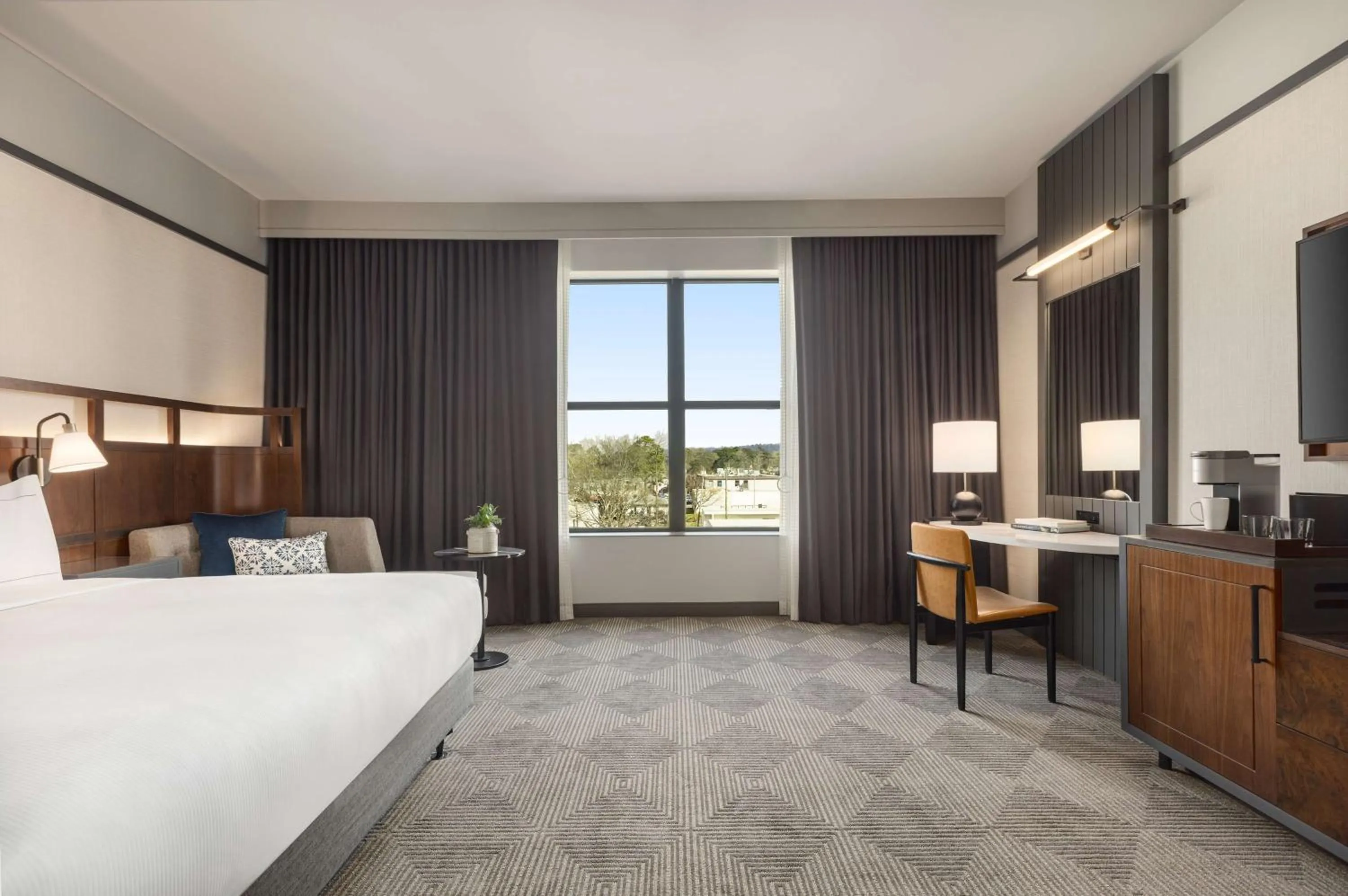 Bedroom, Bed in Valley Hotel Homewood Birmingham - Curio Collection By Hilton