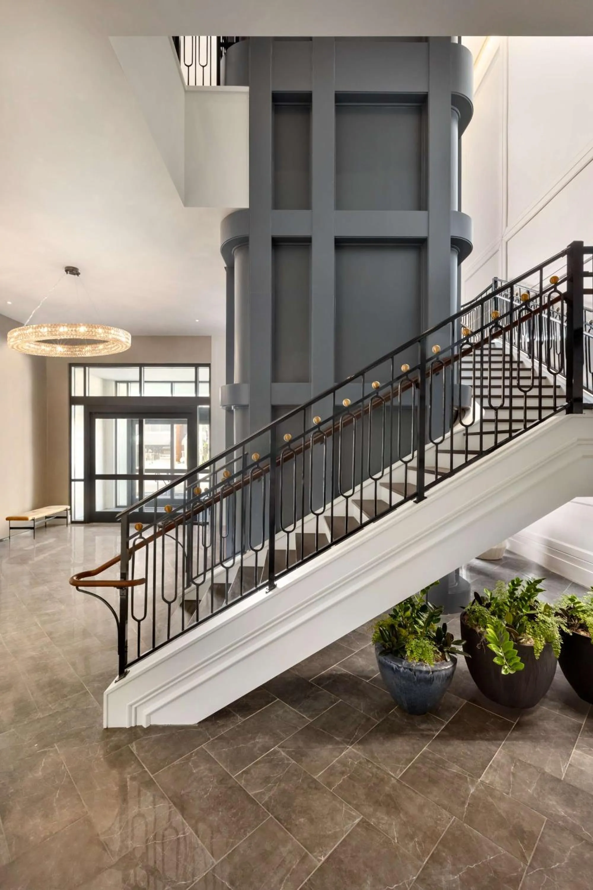 Lobby or reception in Valley Hotel Homewood Birmingham - Curio Collection By Hilton