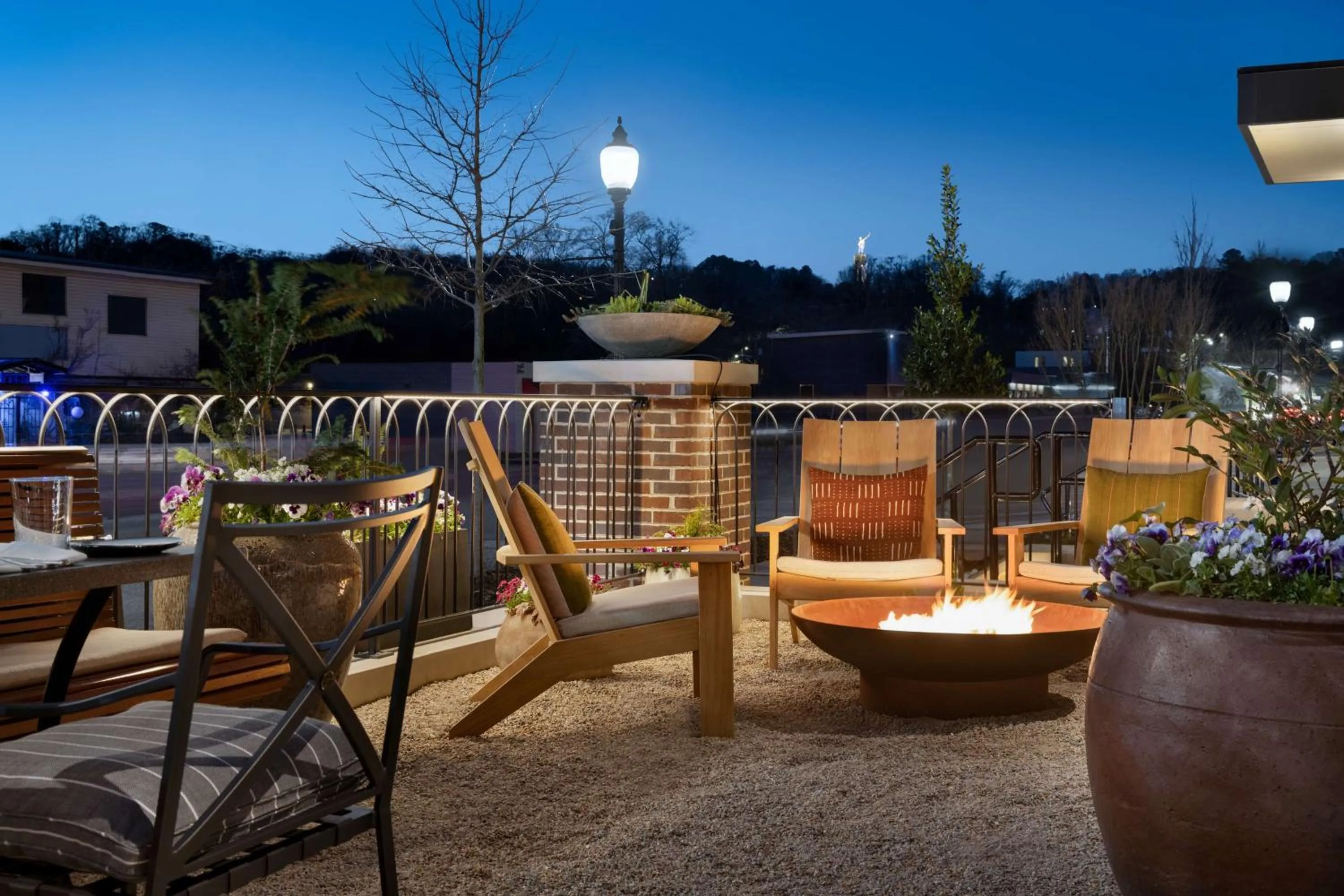 Restaurant/places to eat in Valley Hotel Homewood Birmingham - Curio Collection By Hilton