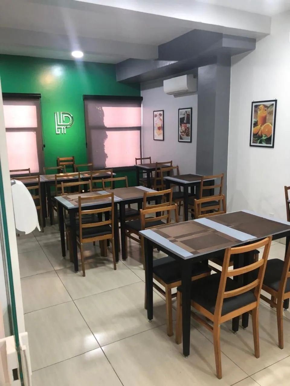 Restaurant/places to eat in Limeira Plaza Hotel