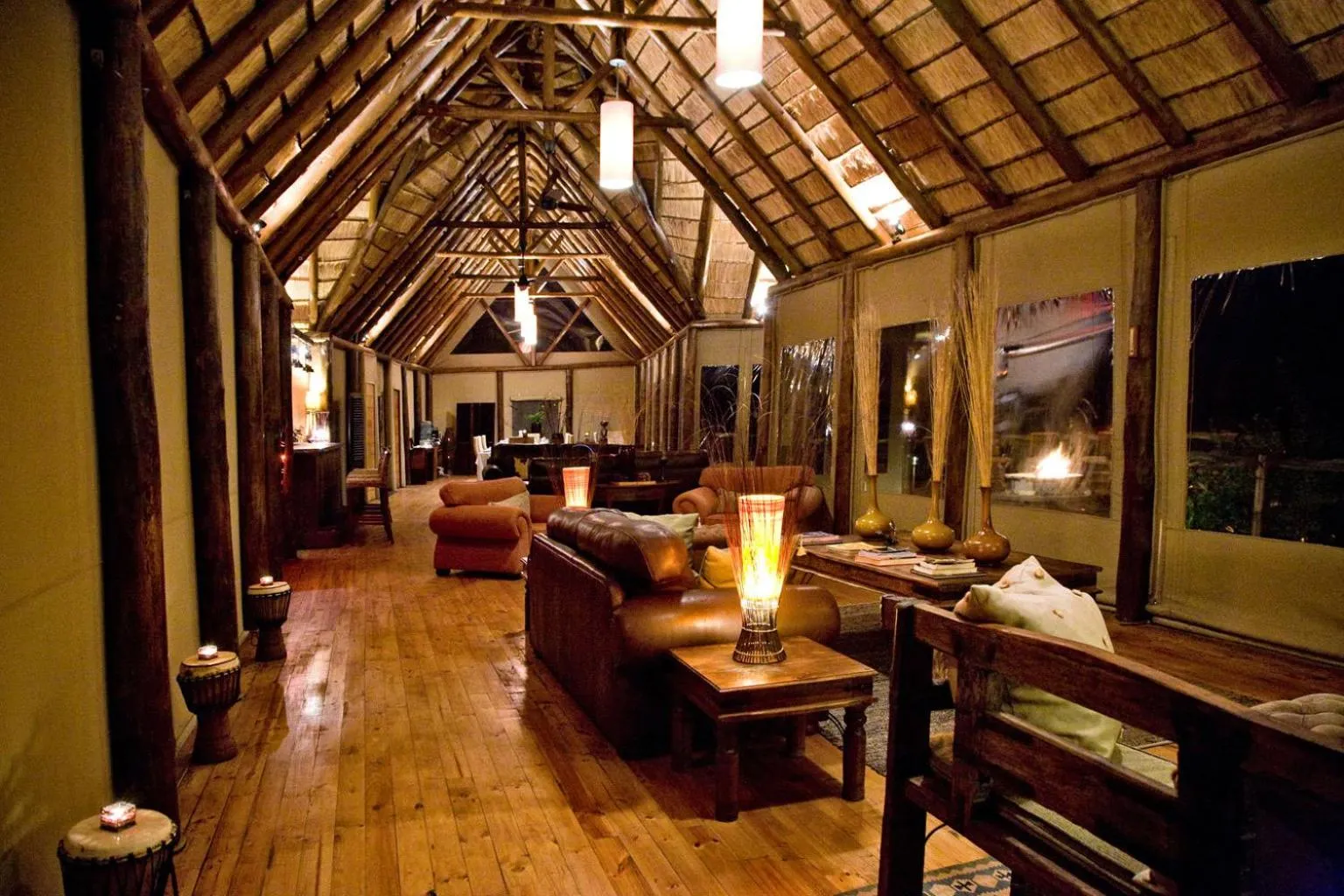 Communal lounge/ TV room in Bush Lodge – Amakhala Game Reserve