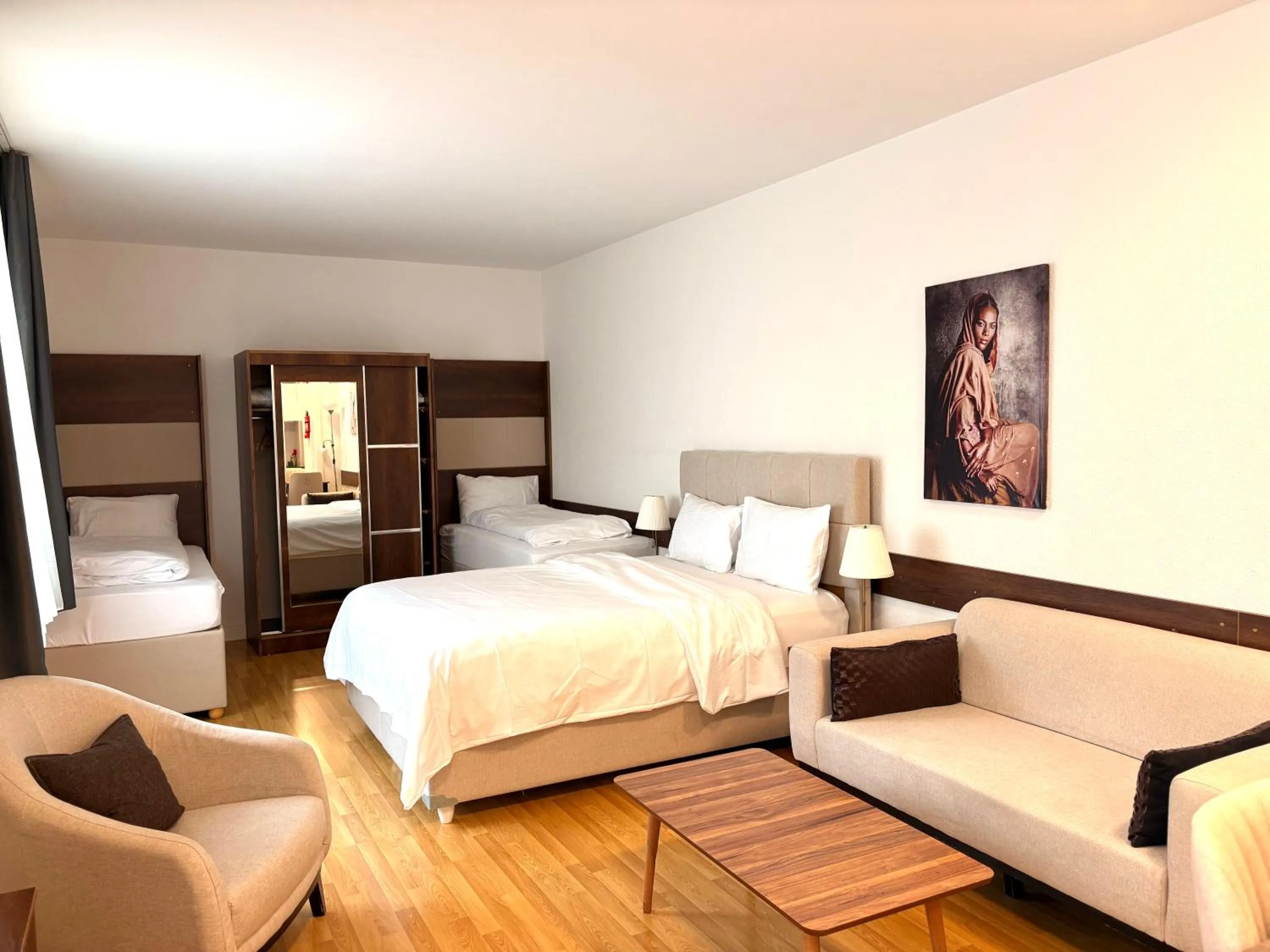 Bedroom, Bed in Akomo Bern