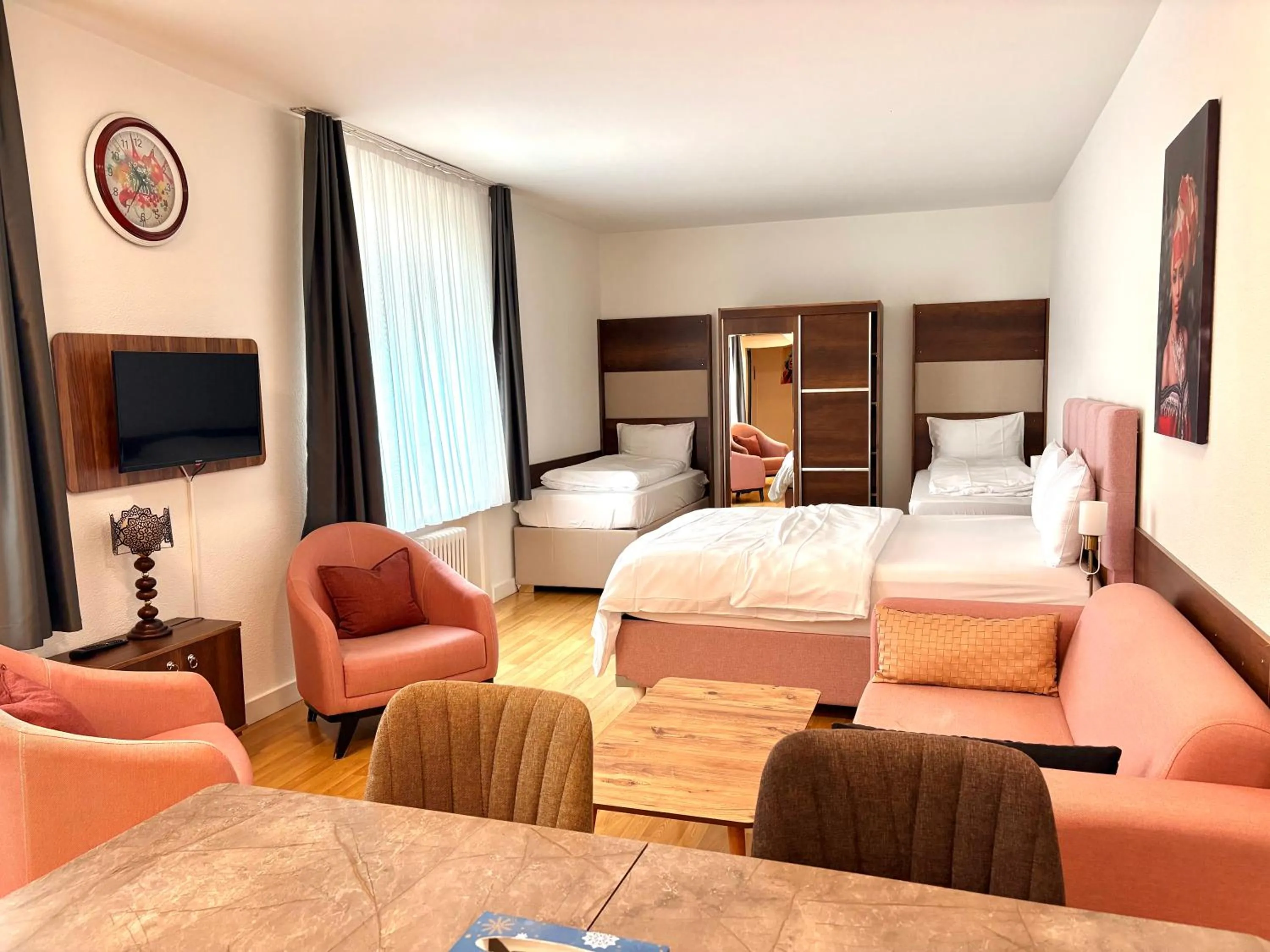 Bedroom, Bed in Akomo Bern