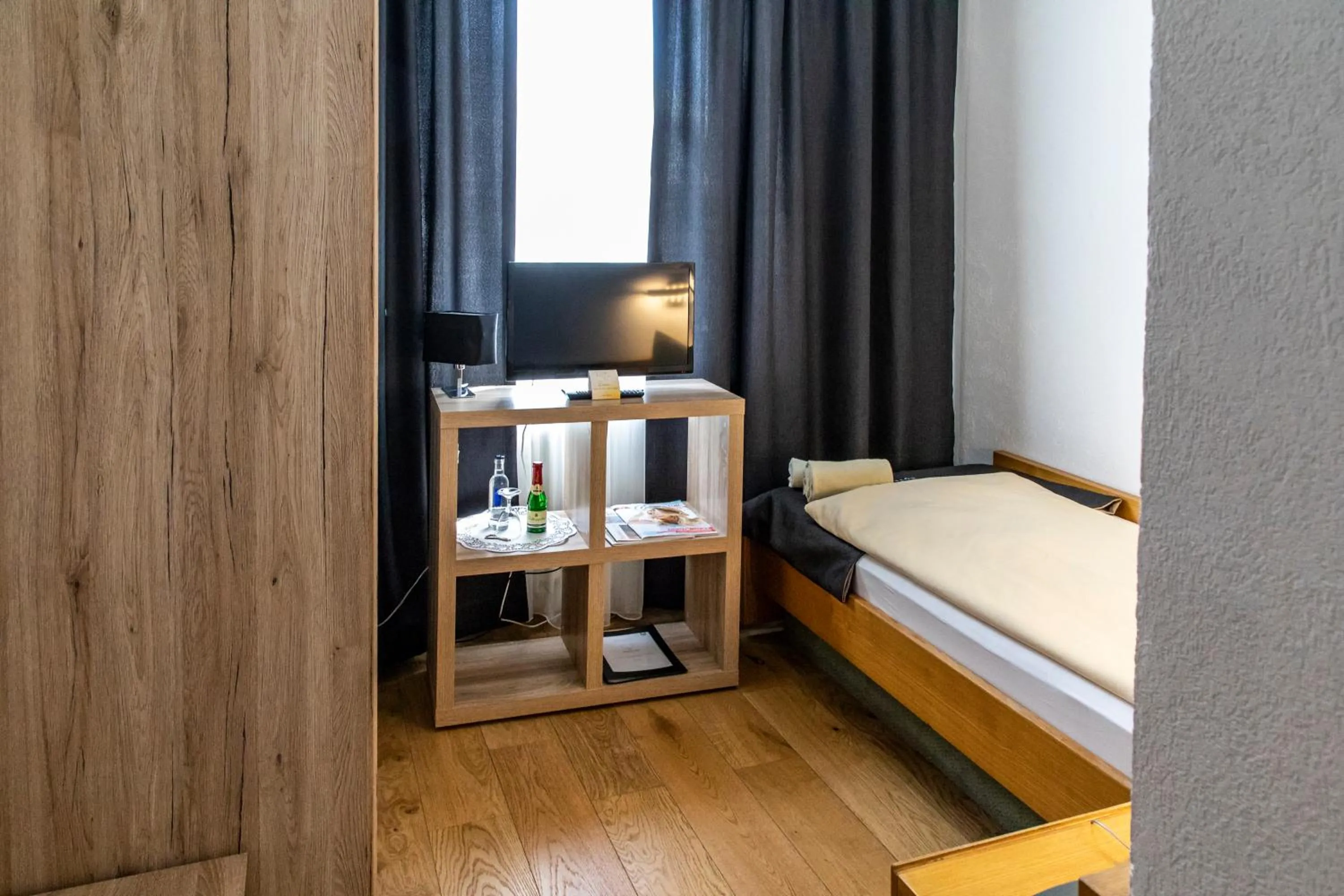 Bed in Hotel JÄGERHAUS in Singen am Hohentwiel