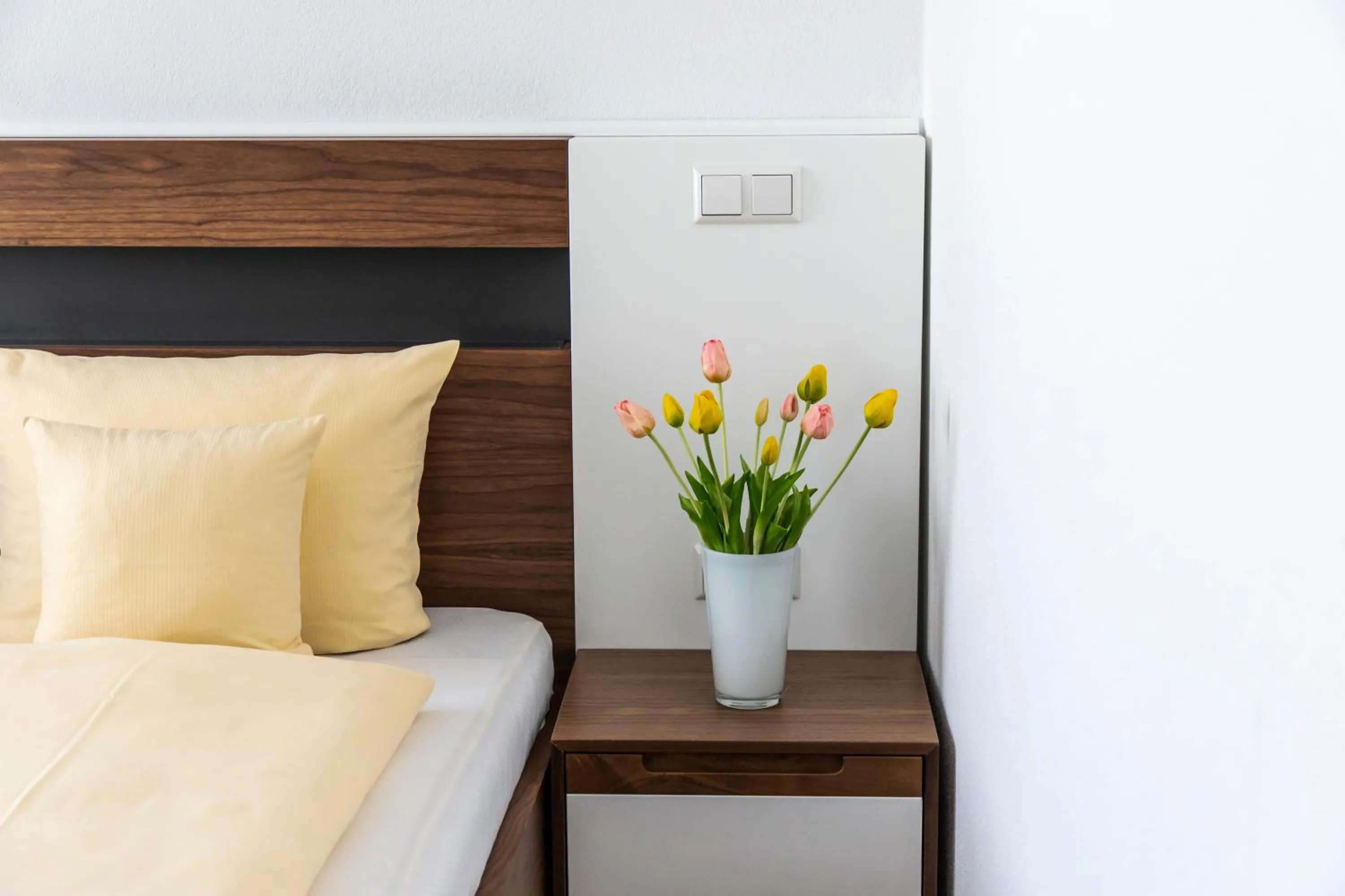 Bed in Hotel JÄGERHAUS in Singen am Hohentwiel