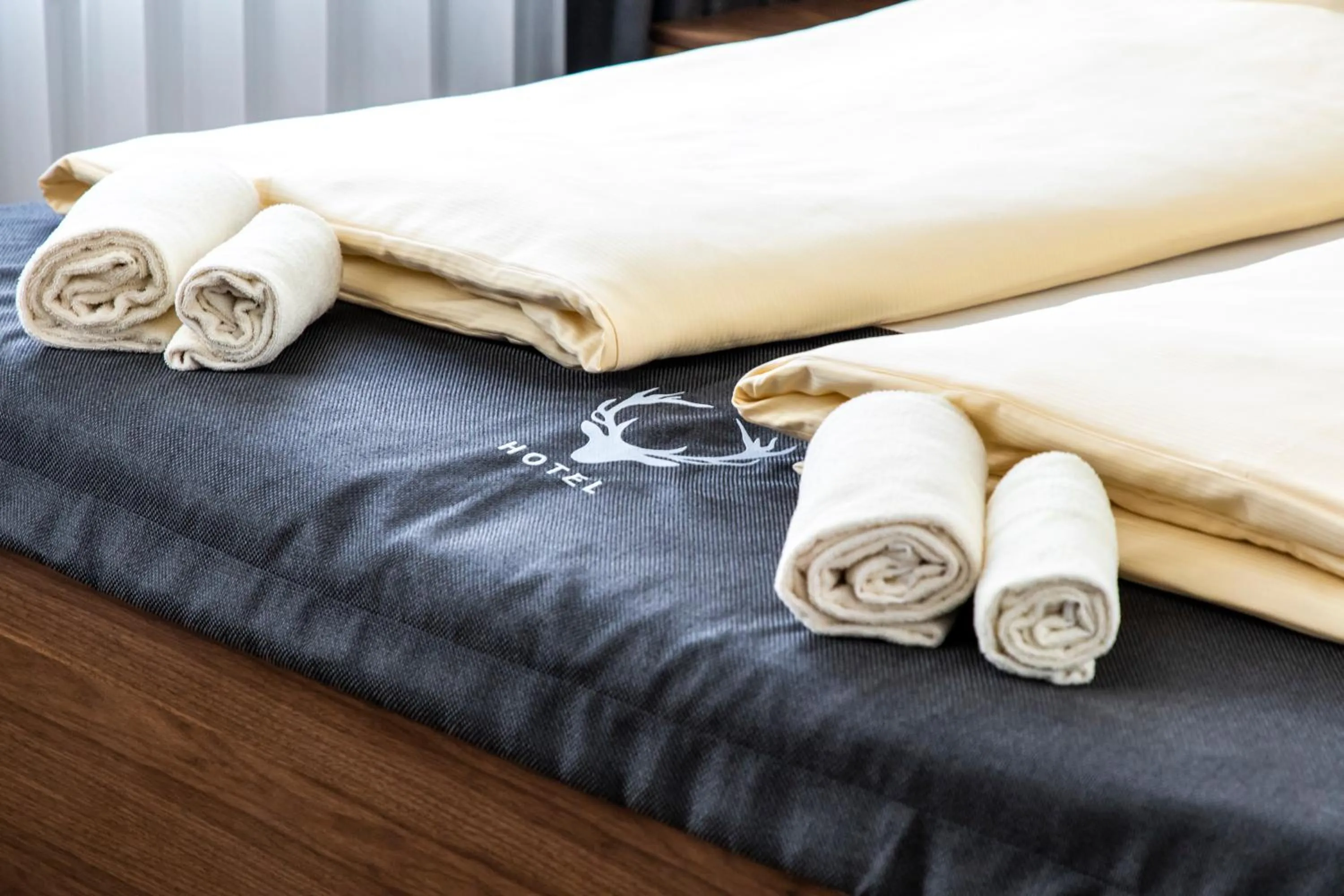 towels, Bed in Hotel JÄGERHAUS in Singen am Hohentwiel