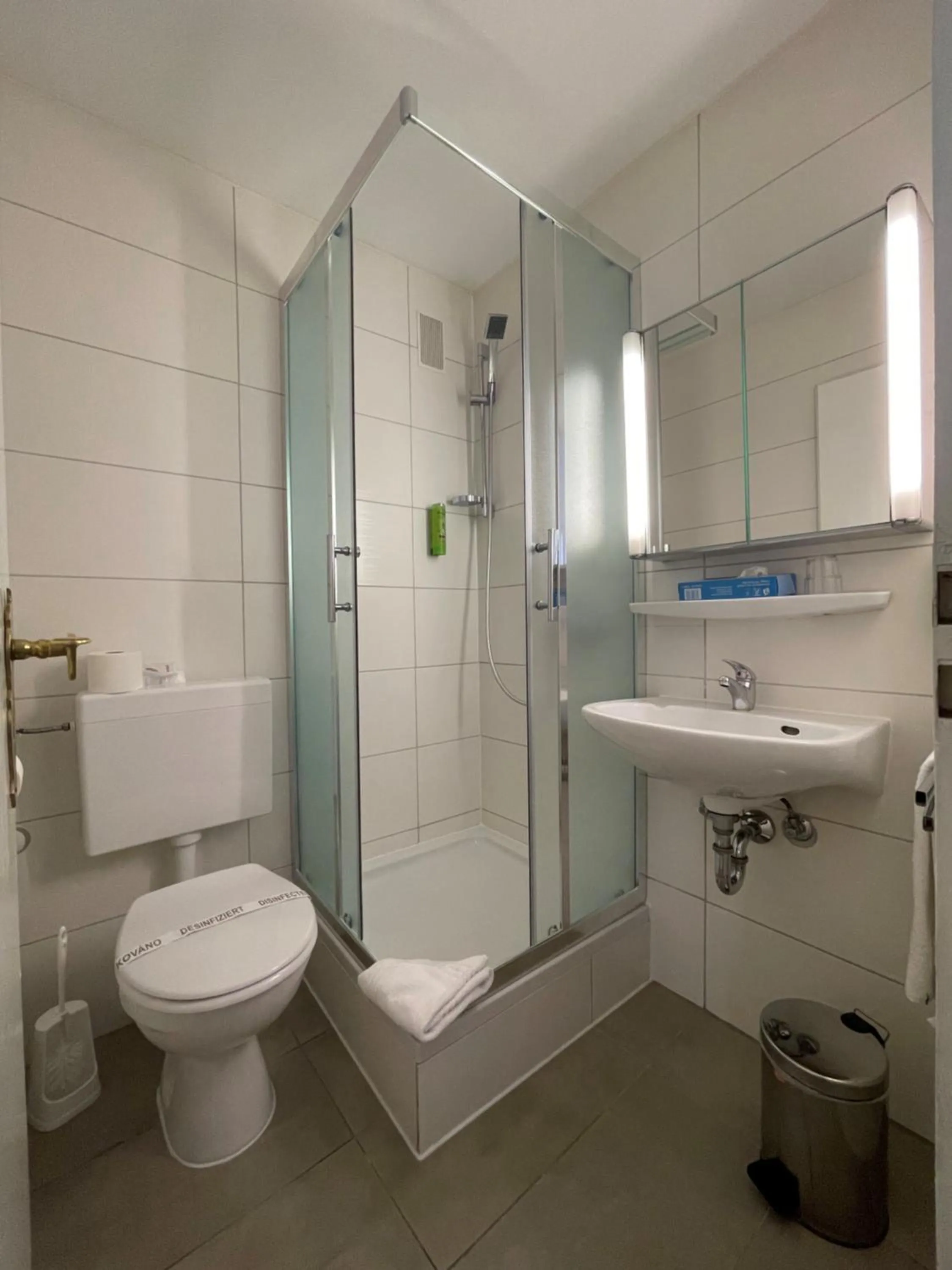 Bathroom in Hotel JÄGERHAUS in Singen am Hohentwiel