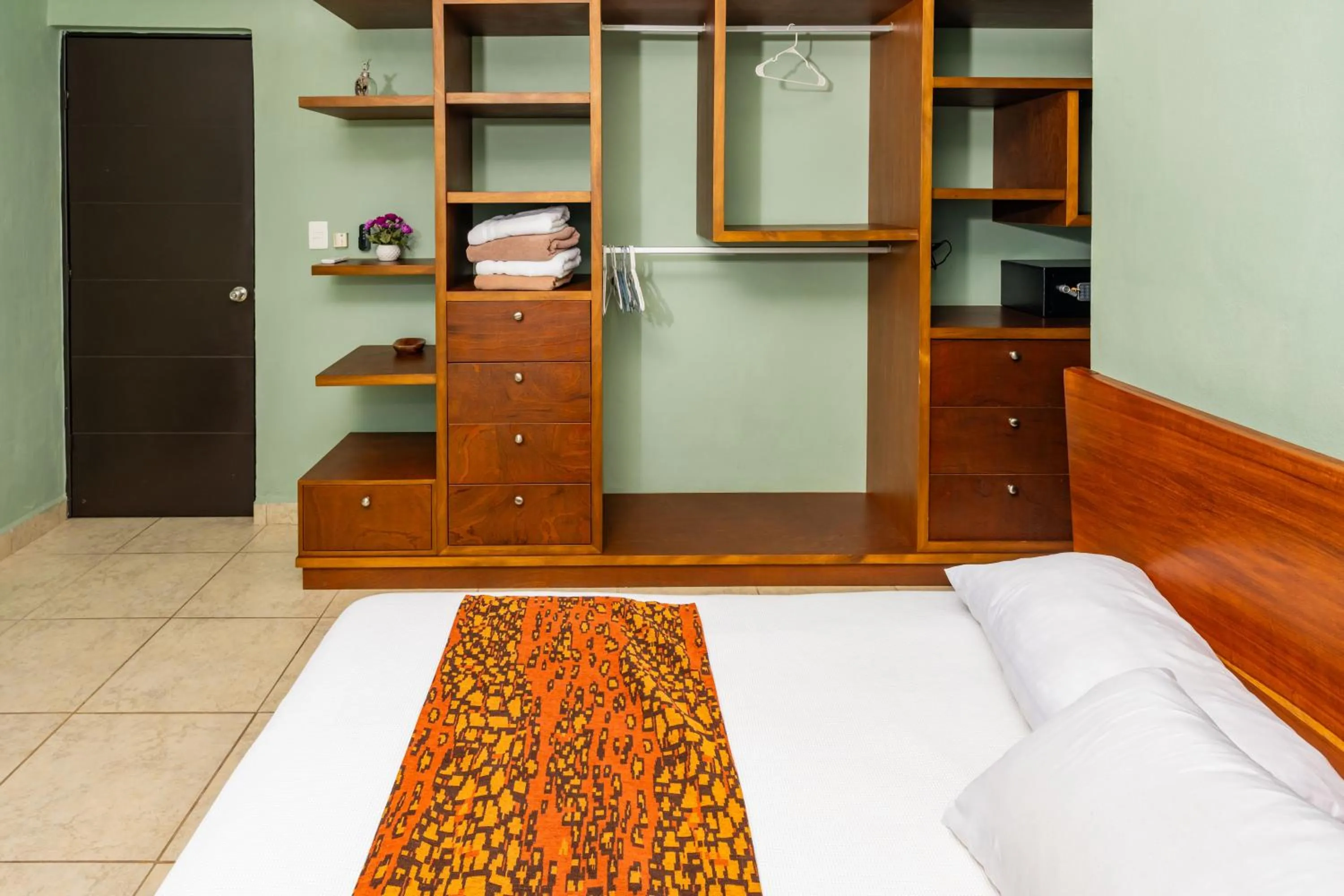 Photo of the whole room, Bed in UNICO Y AGRADABLE DTO EN ZONA CENTRO PARA 6 PAX