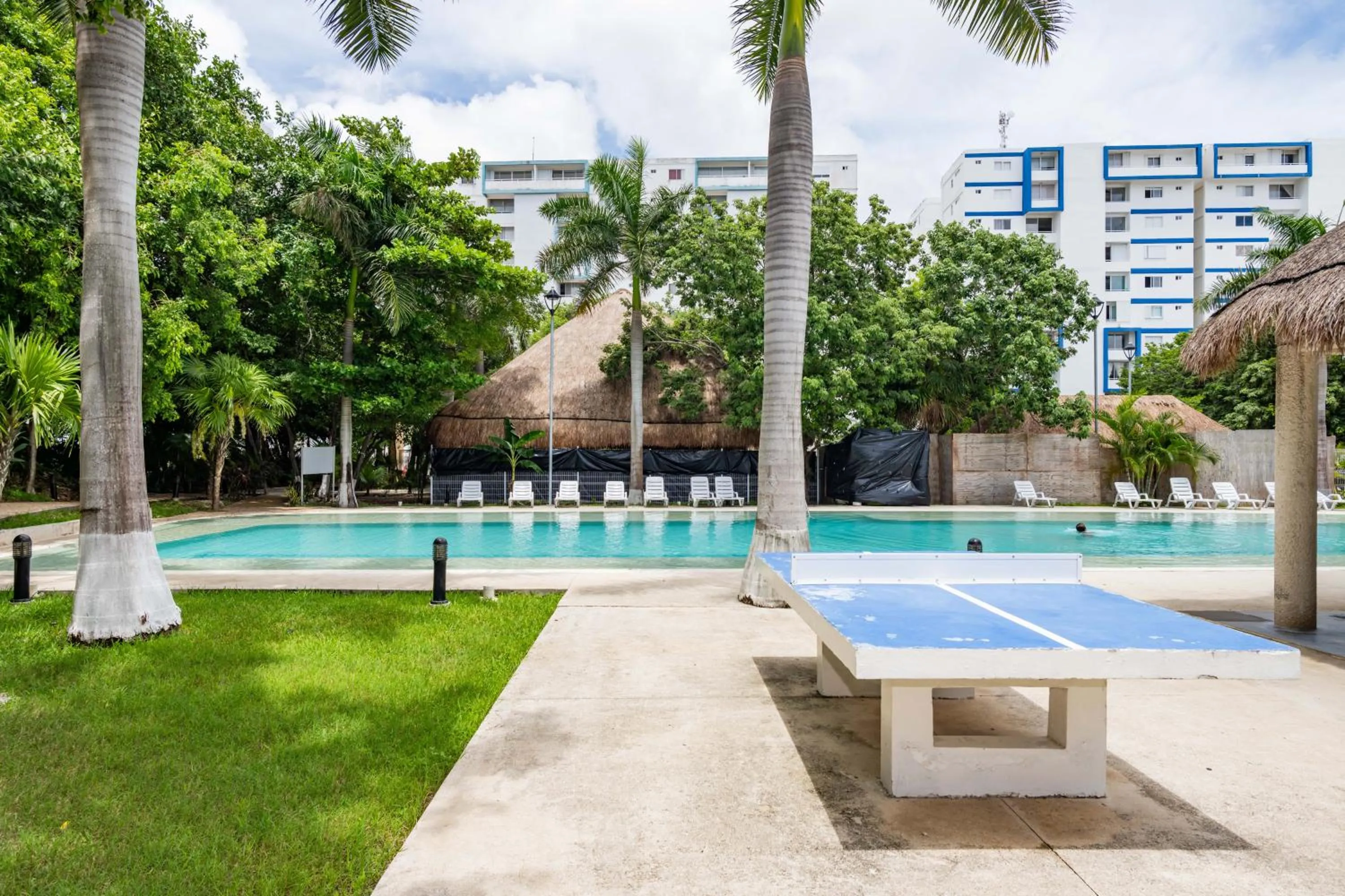 Swimming pool in UNICO Y AGRADABLE DTO EN ZONA CENTRO PARA 6 PAX