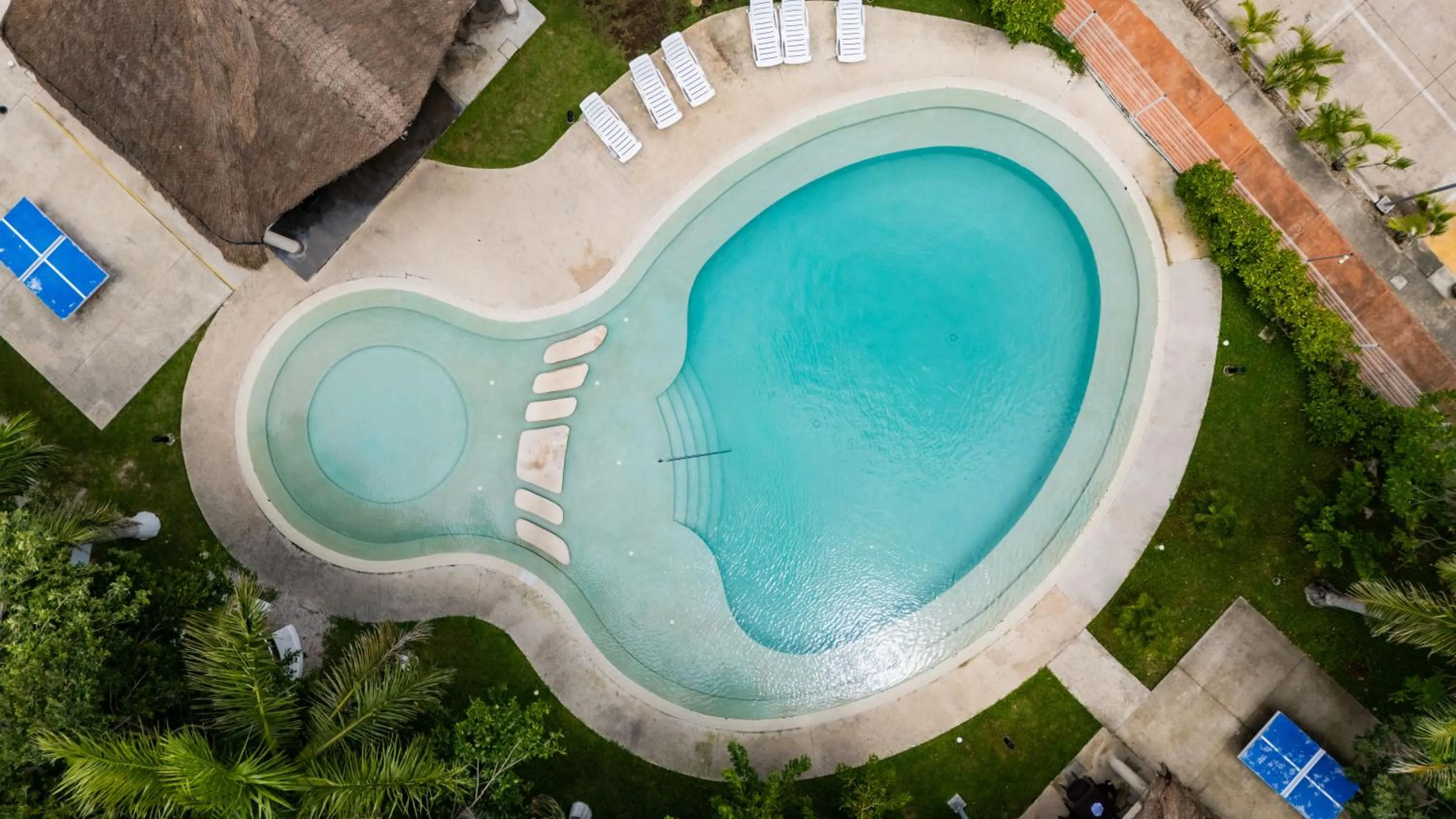 Swimming pool in UNICO Y AGRADABLE DTO EN ZONA CENTRO PARA 6 PAX