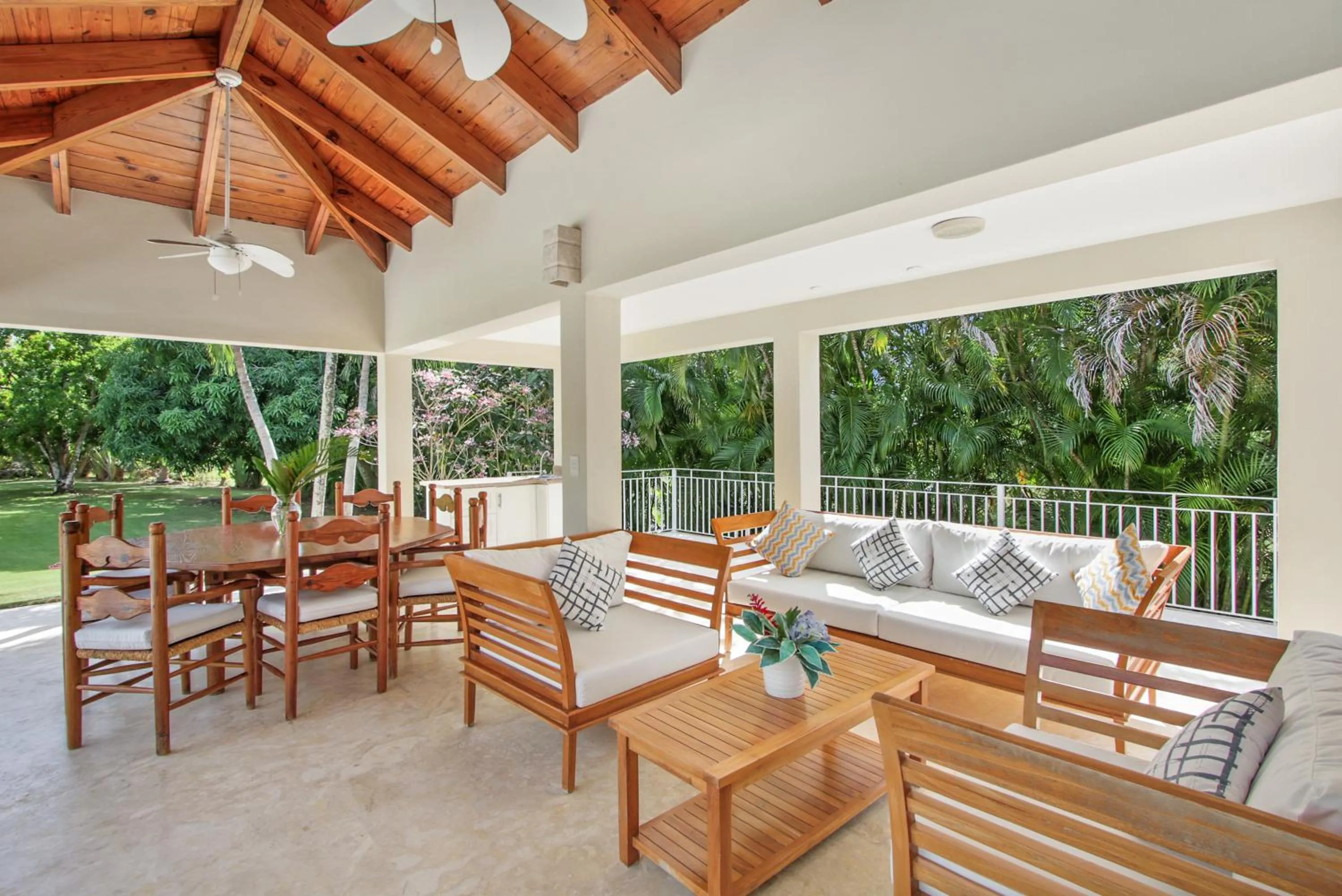 Garden in Amazing Villa in Casa de Campo with Included in Price Maid and Waiter