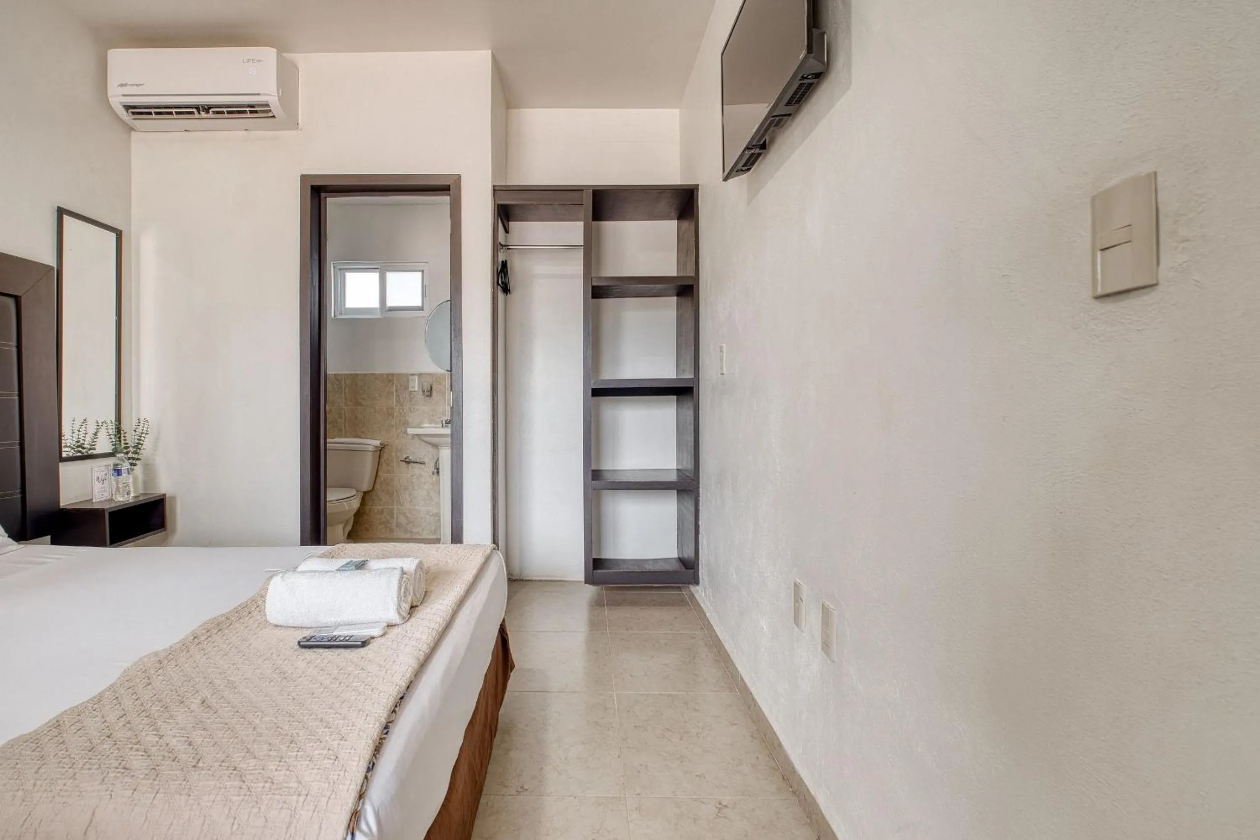 Bedroom, Bed in La Aurora Puerto Escondido