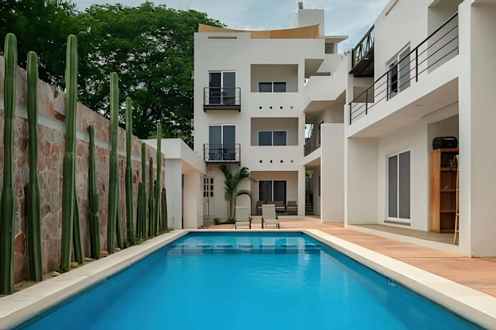 Facade/entrance in La Aurora Puerto Escondido