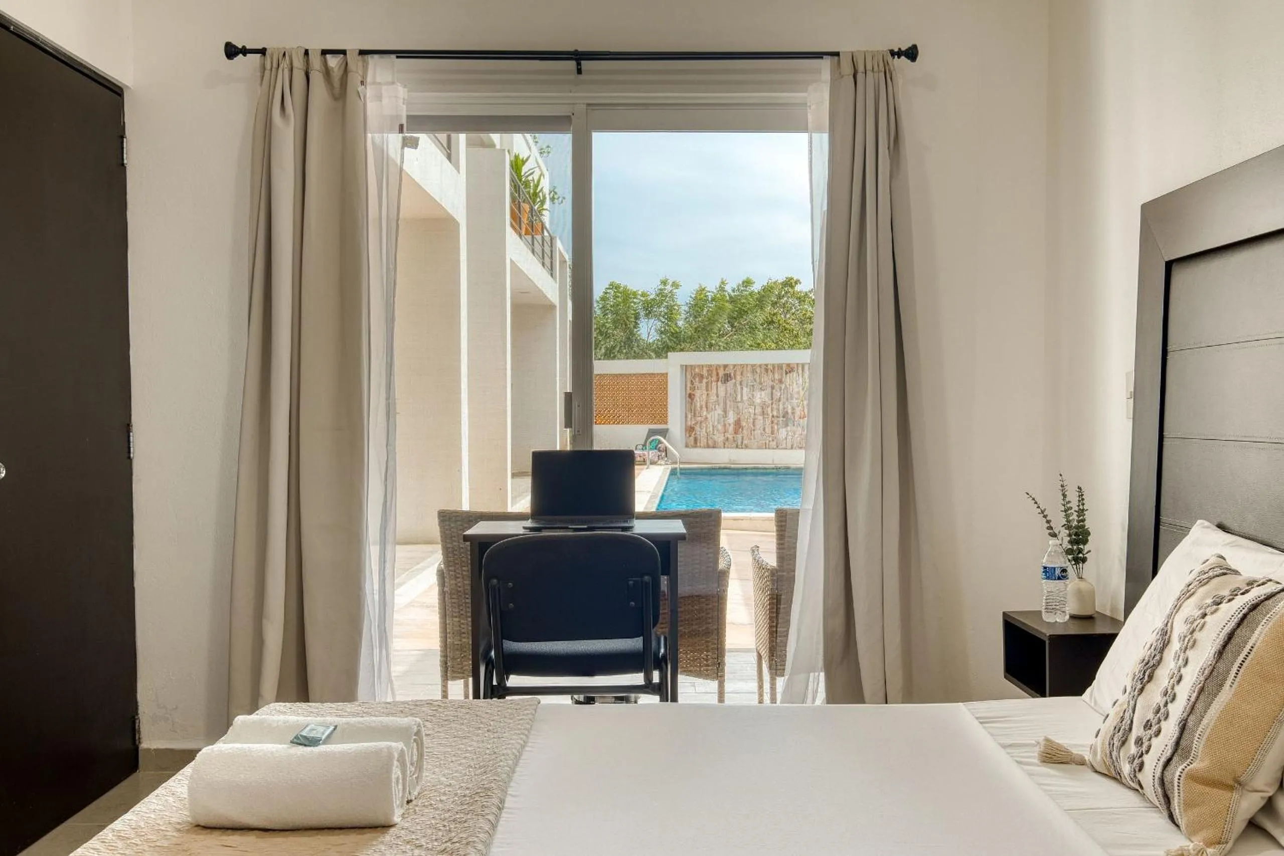 View (from property/room), Bed in La Aurora Puerto Escondido