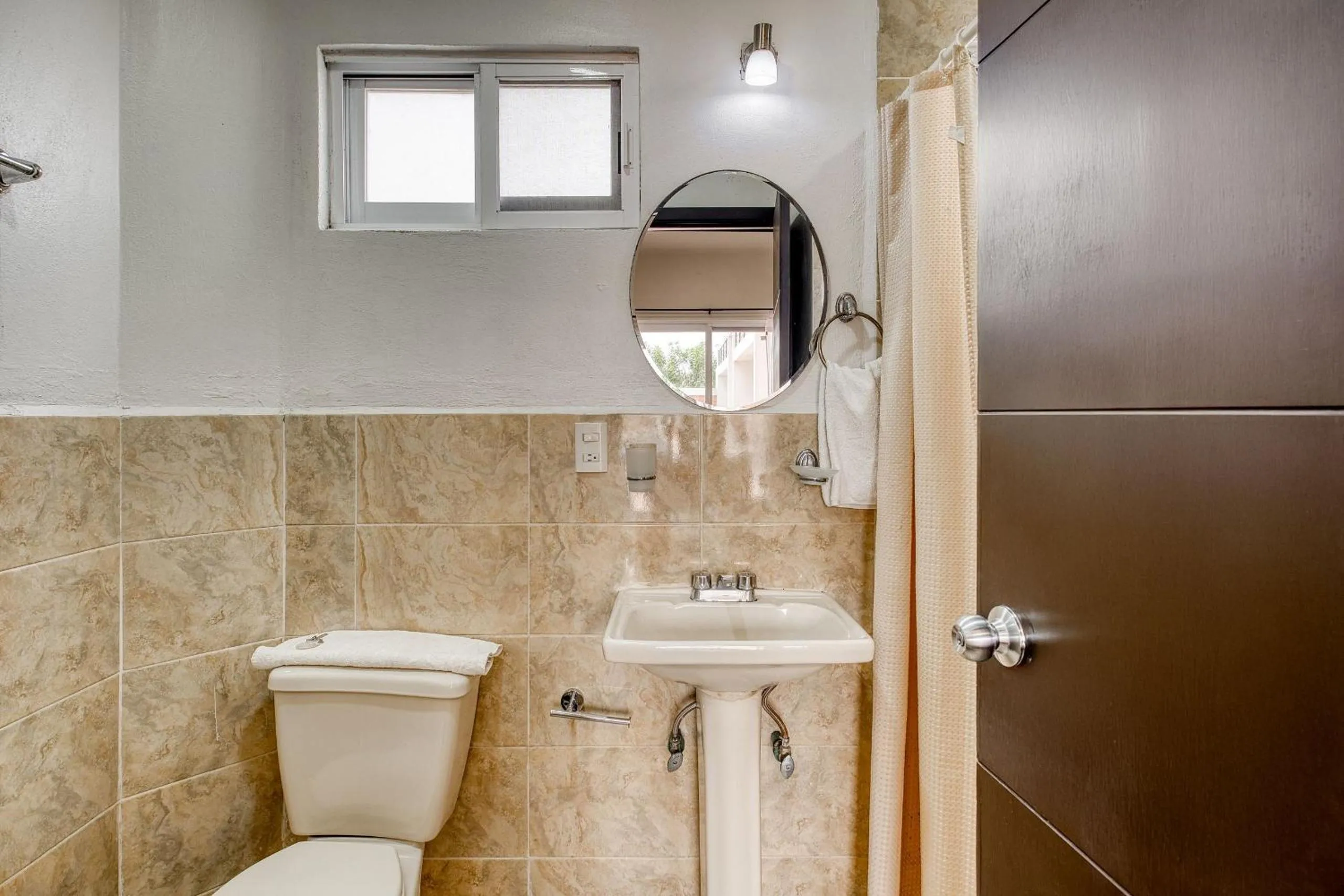 Toilet in La Aurora Puerto Escondido