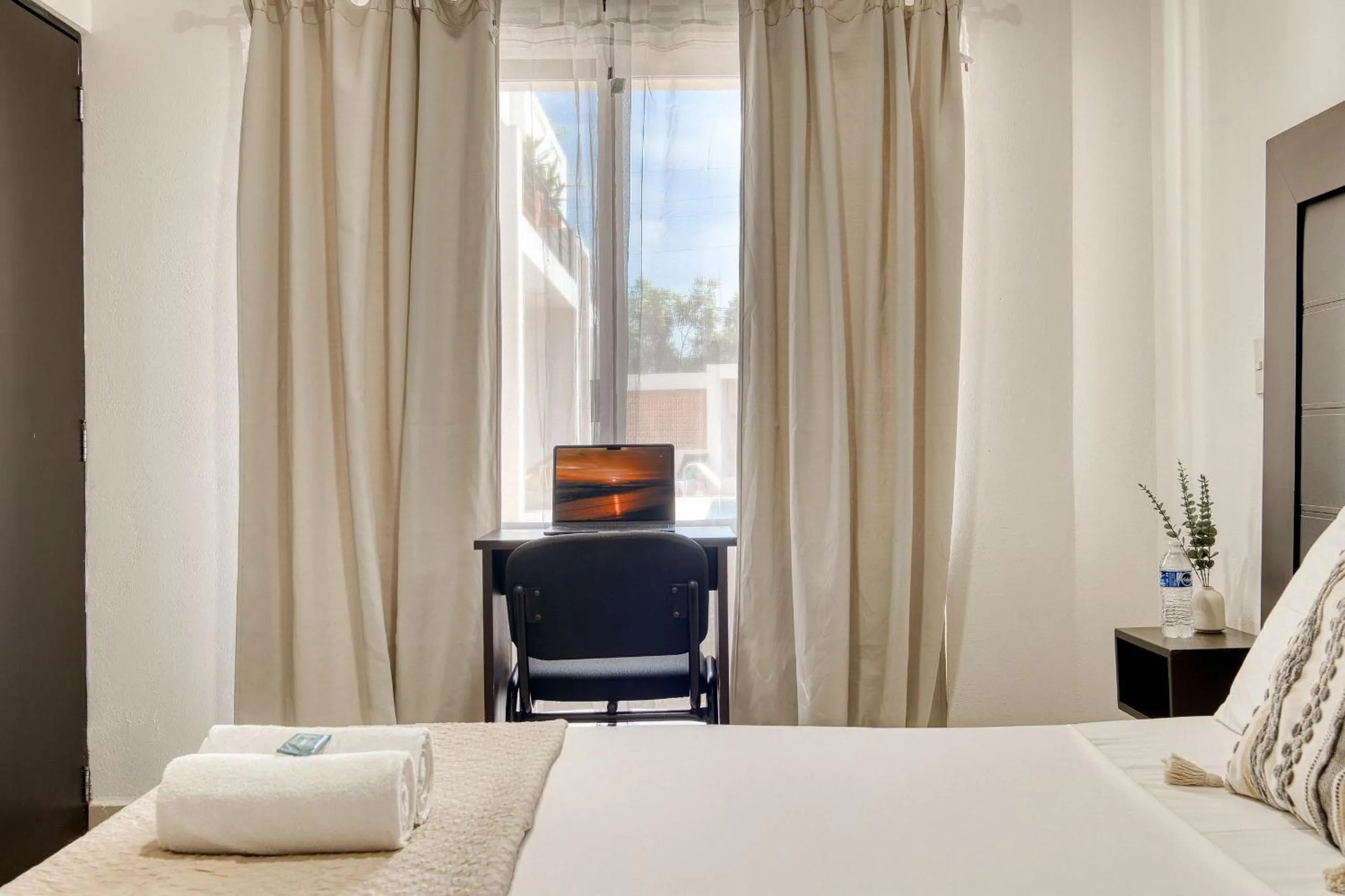 Bedroom, Bed in La Aurora Puerto Escondido